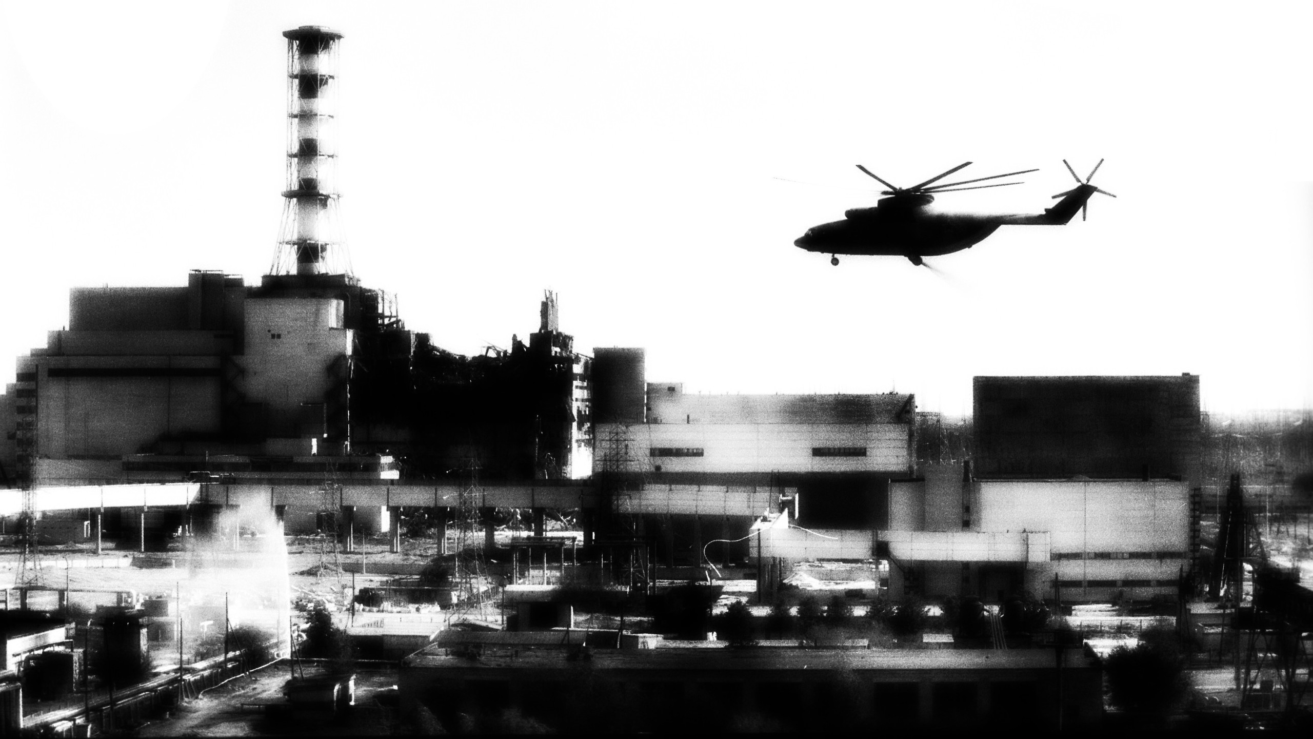 General 2560x1440 military aircraft military aircraft helicopters Chernobyl monochrome vehicle ruins Ukraine Mil Mi-26