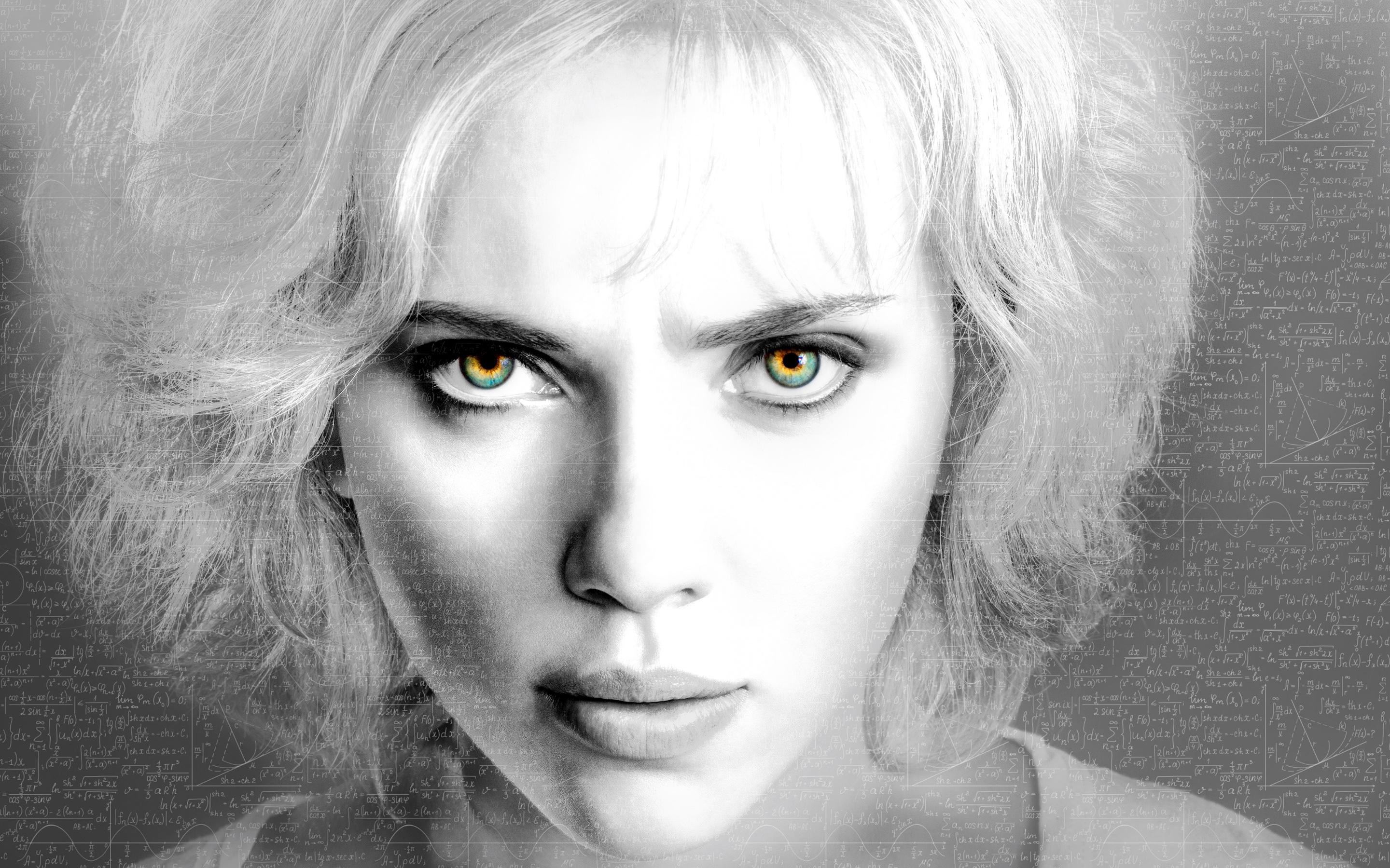 People 2880x1800 monochrome Scarlett Johansson face selective coloring Lucy (movie) contact lenses eyes actress digital art women celebrity