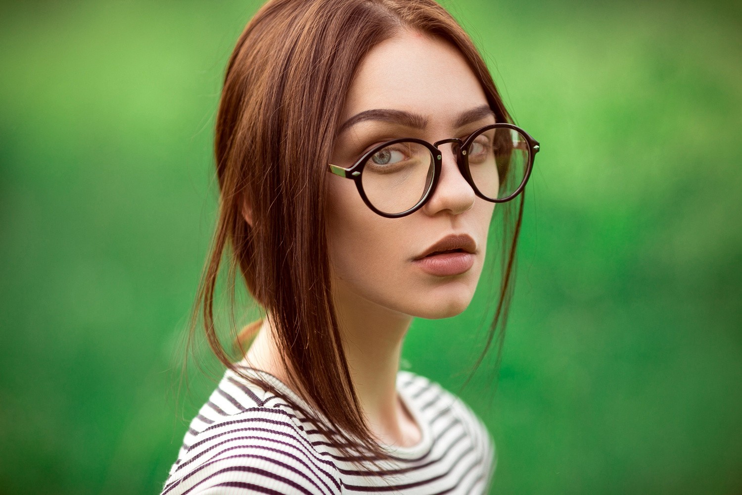People 1500x1000 women women with glasses redhead portrait looking at viewer blue eyes shoulder length hair green background face closeup simple background Pavel Lepeshev