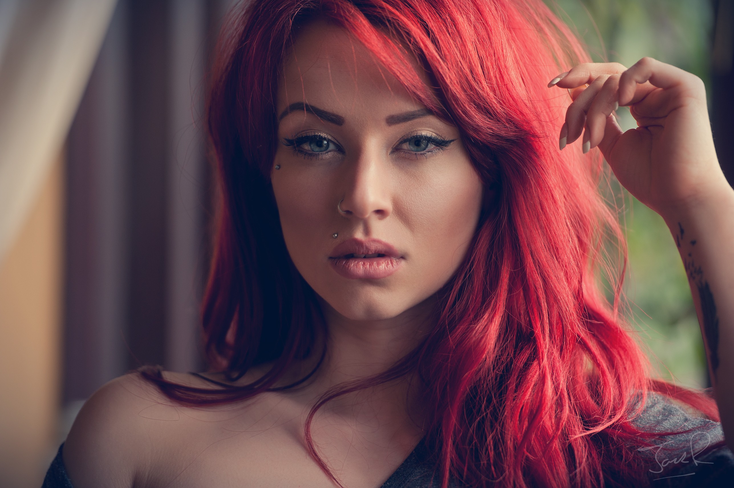 People 2574x1713 women redhead nose ring piercing tattoo face portrait Emma Howes Jack Russell 2014 (Year) women indoors indoors makeup dyed hair watermarked