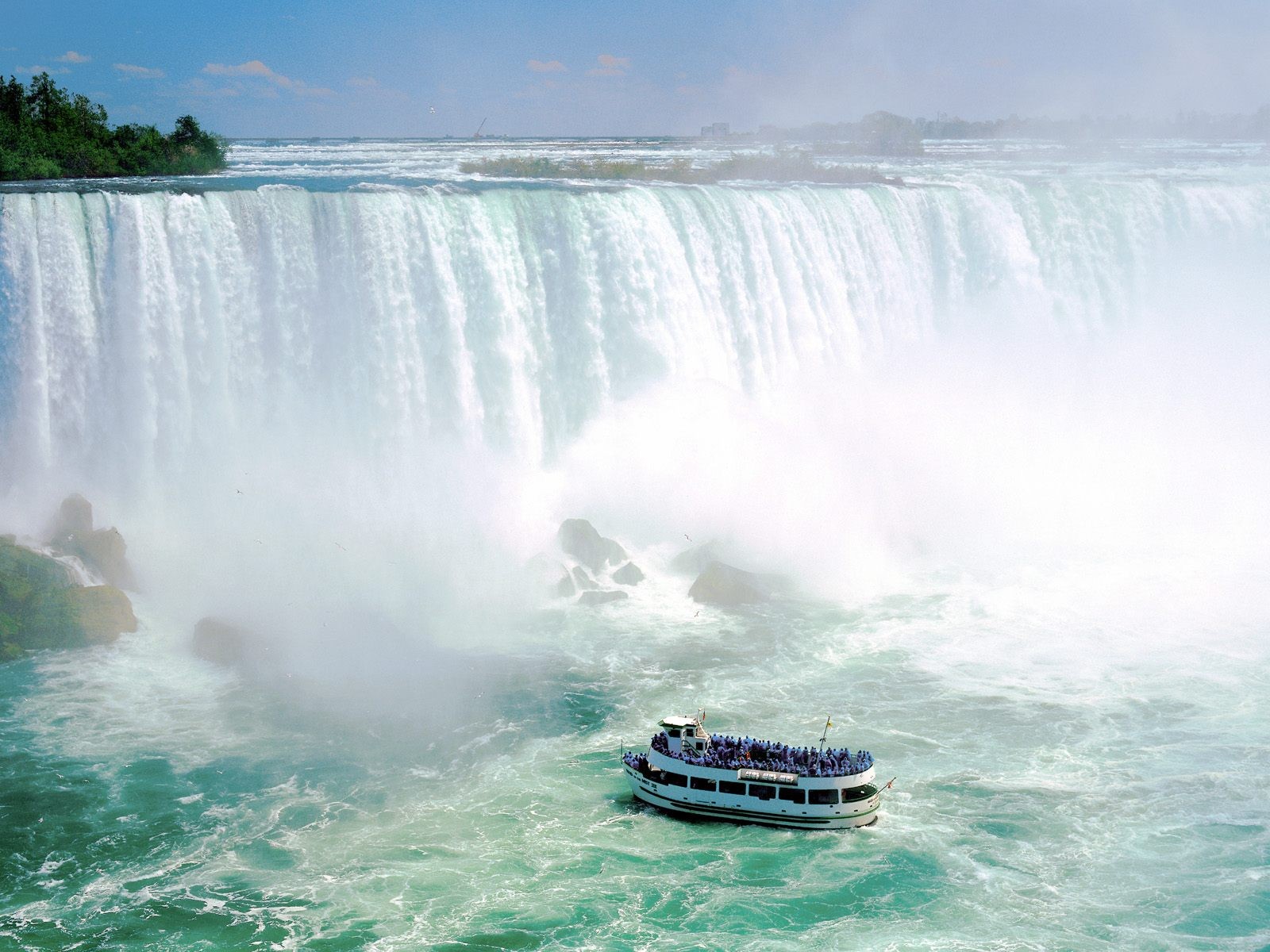 General 1600x1200 waterfall Niagara Falls nature ship people vehicle USA