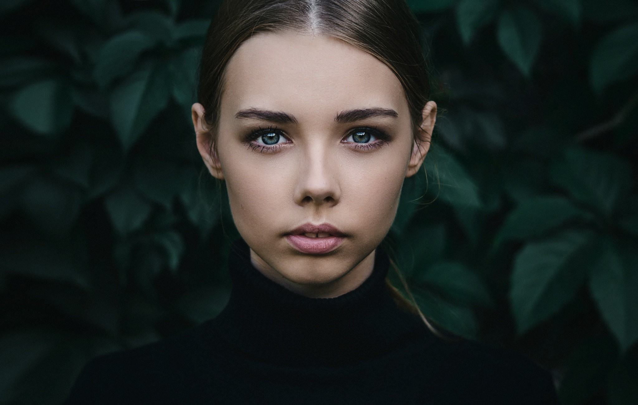 People 2048x1301 women face portrait leaves closeup looking at viewer plants women outdoors model