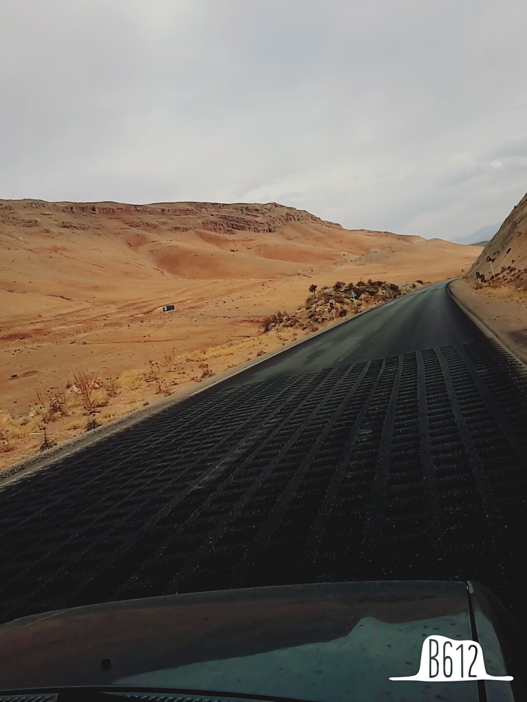 General 1080x1440 road desert landscape vehicle car outdoors