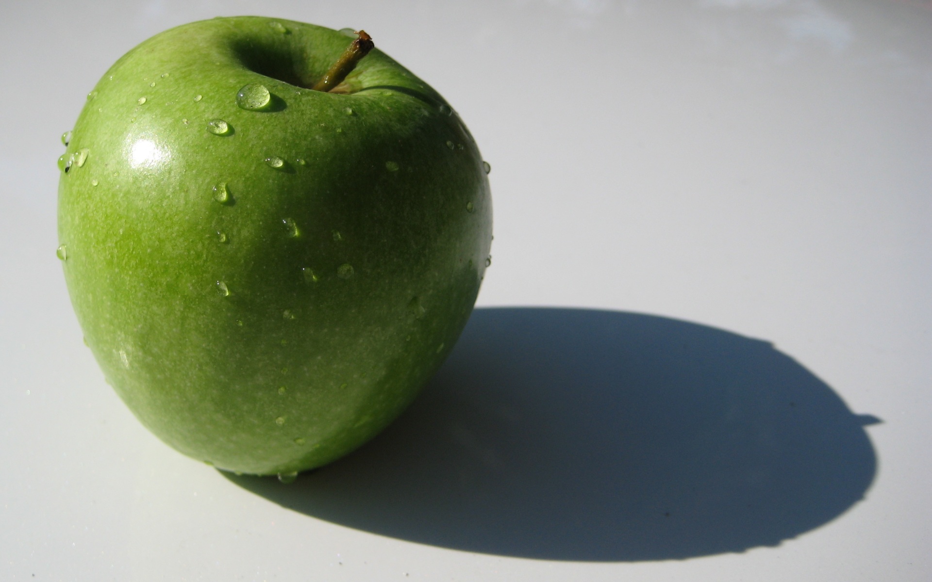 General 1920x1200 green macro water drops shadow fruit water apples