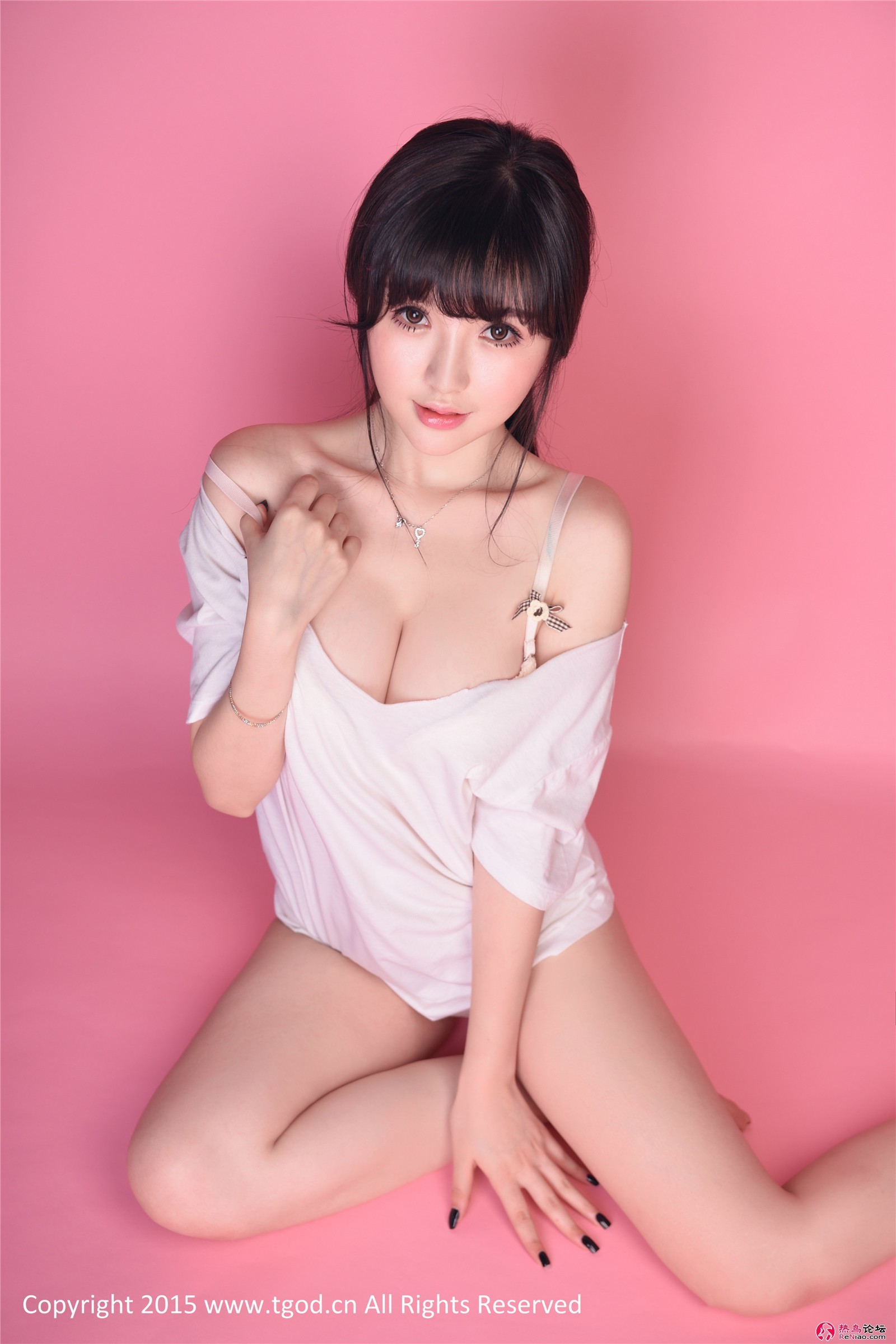 People 1600x2400 Asian cleavage bra bra straps Huang Mi Ni Chinese Chinese women Chinese model TGOD women indoors women indoors studio pink background black nails painted nails necklace looking at viewer 2015 (Year)
