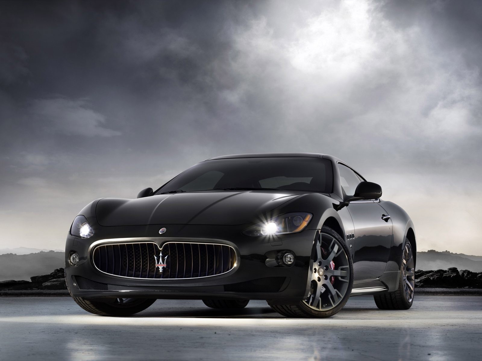 General 1600x1200 car vehicle black cars sky Maserati Maserati GranTurismo italian cars Stellantis