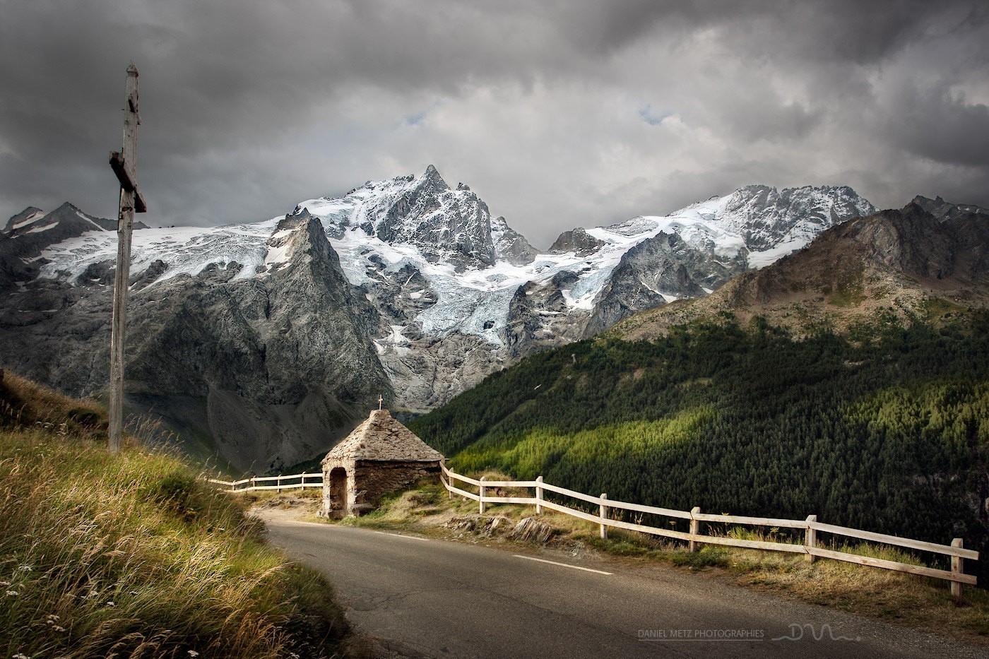 General 1400x933 landscape nature mountains Alps overcast road snowy peak outdoors