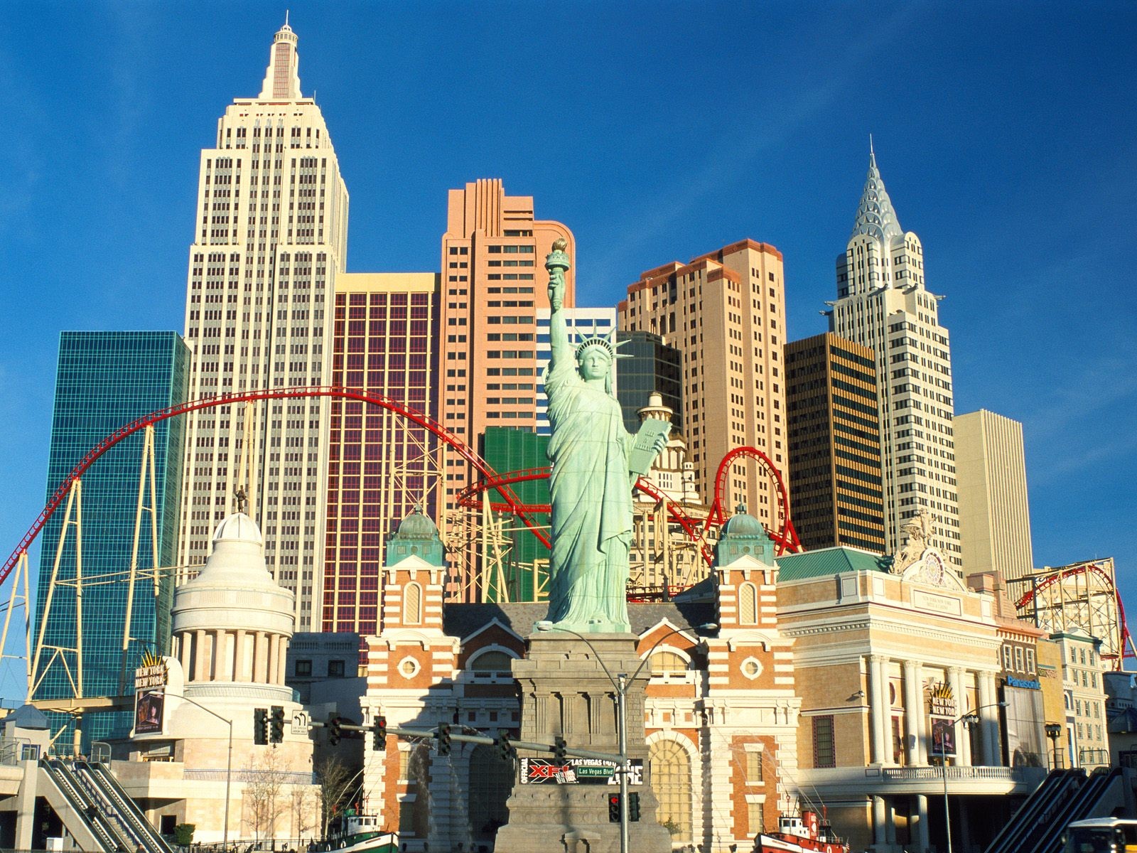 General 1600x1200 Las Vegas hotel architecture rollercoasters USA Statue of Liberty Replica