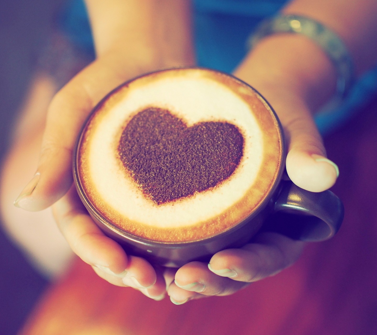 Доброе утро любимая сердцем. Кофе сердце. Кофе с сердечком. Кофе для любимого. Кофе для любимой.