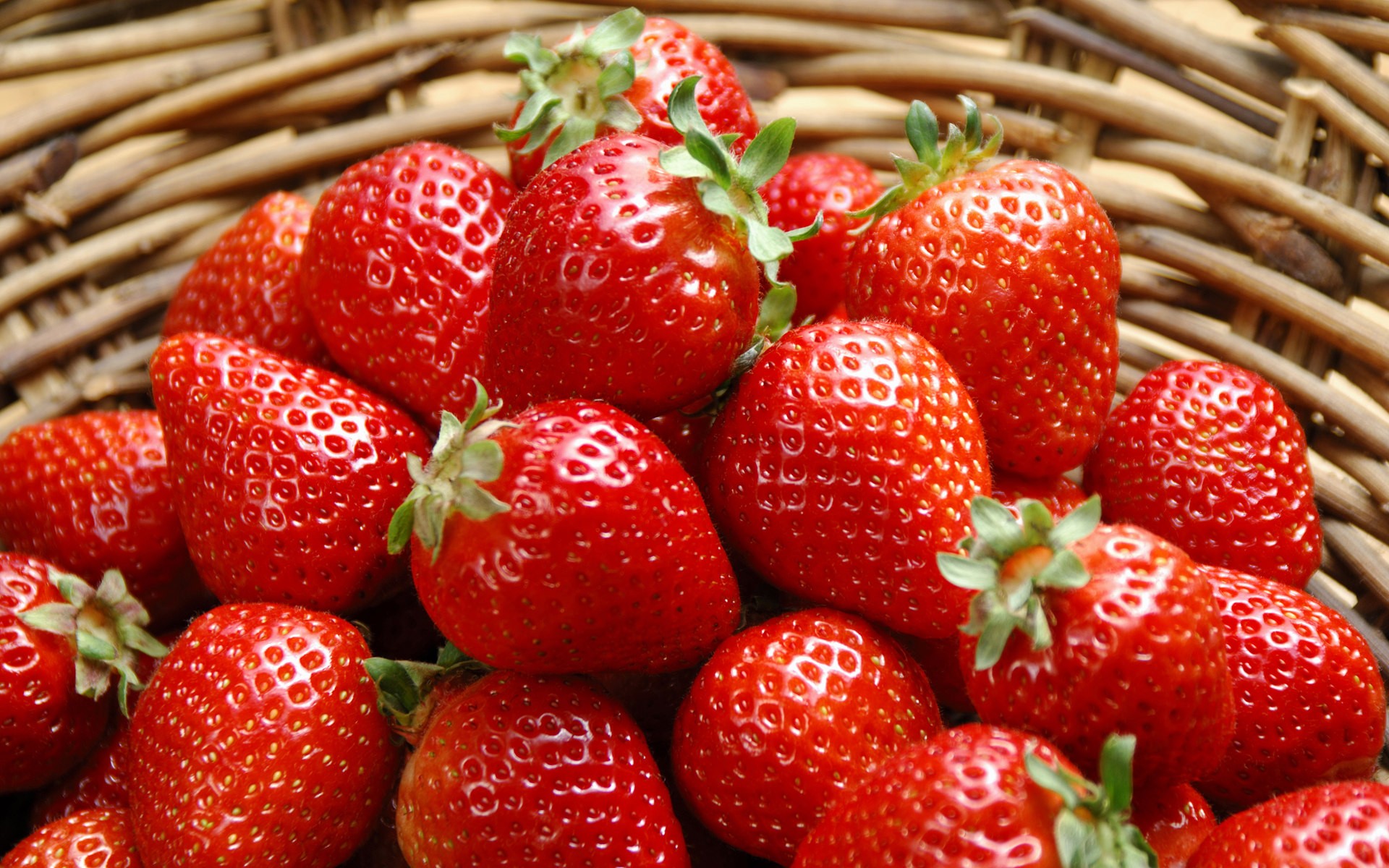 General 1920x1200 fruit strawberries baskets food closeup red red berries berries