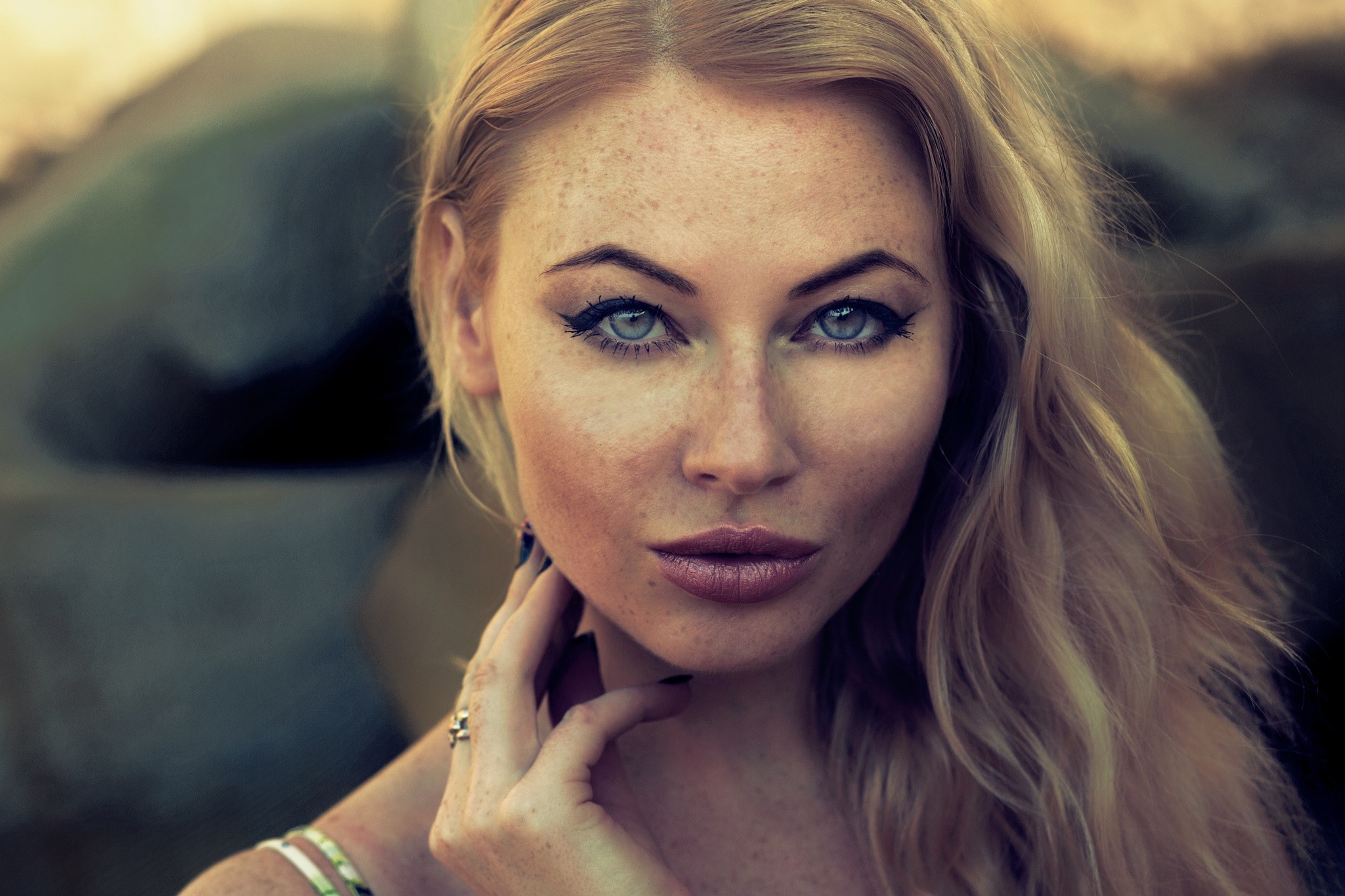People 2048x1365 women model blonde blue eyes freckles eyeliner face closeup looking at viewer makeup black nails painted nails