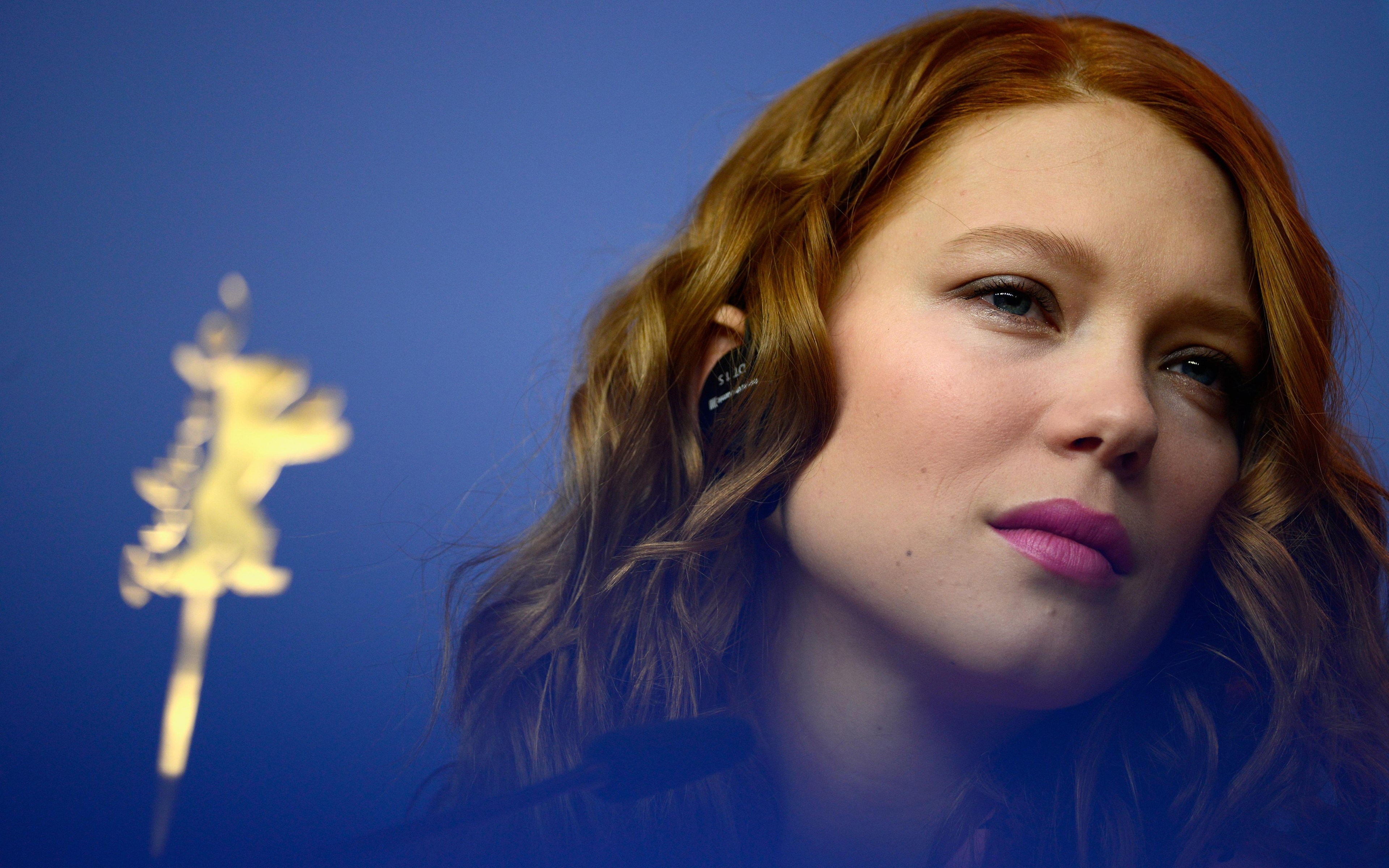 People 3840x2400 Léa Seydoux actress women celebrity auburn hair looking away French actress French women purple lipstick face closeup blue background simple background looking into the distance