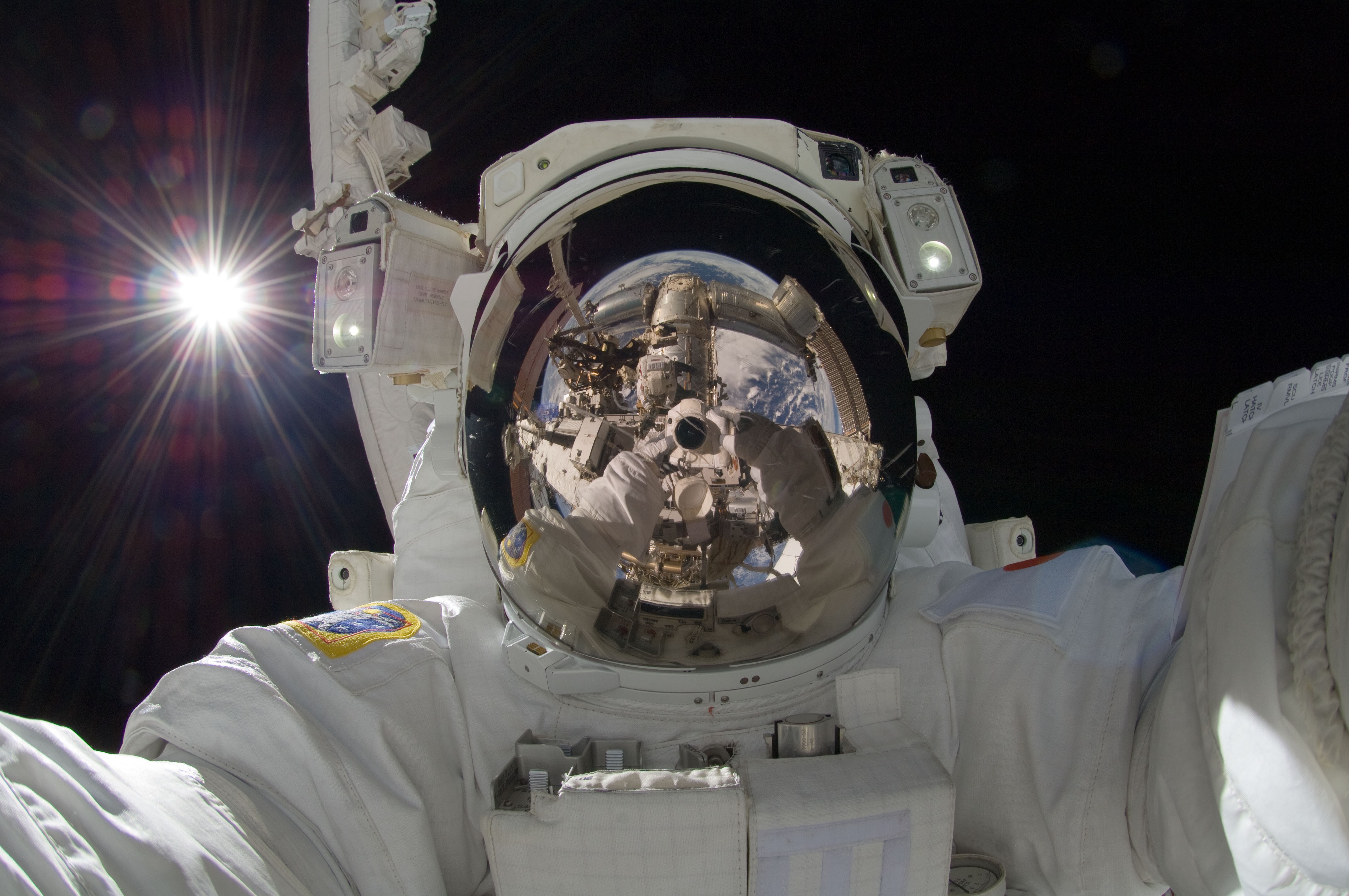 General 4288x2848 space astronaut selfies reflection frontal view portrait lights