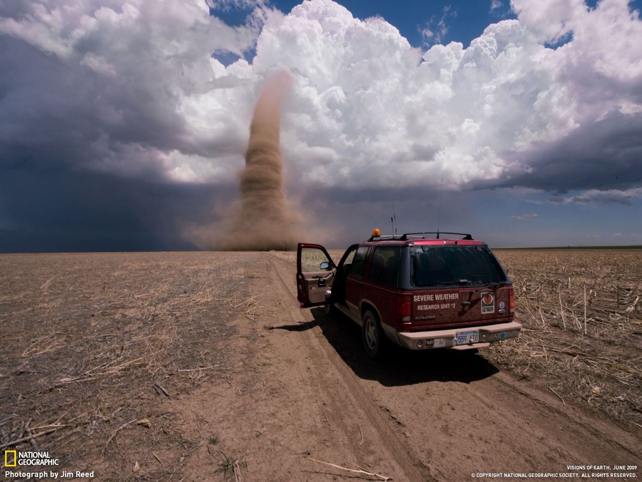 General 1280x960 tornado car storm vehicle landscape red cars National Geographic