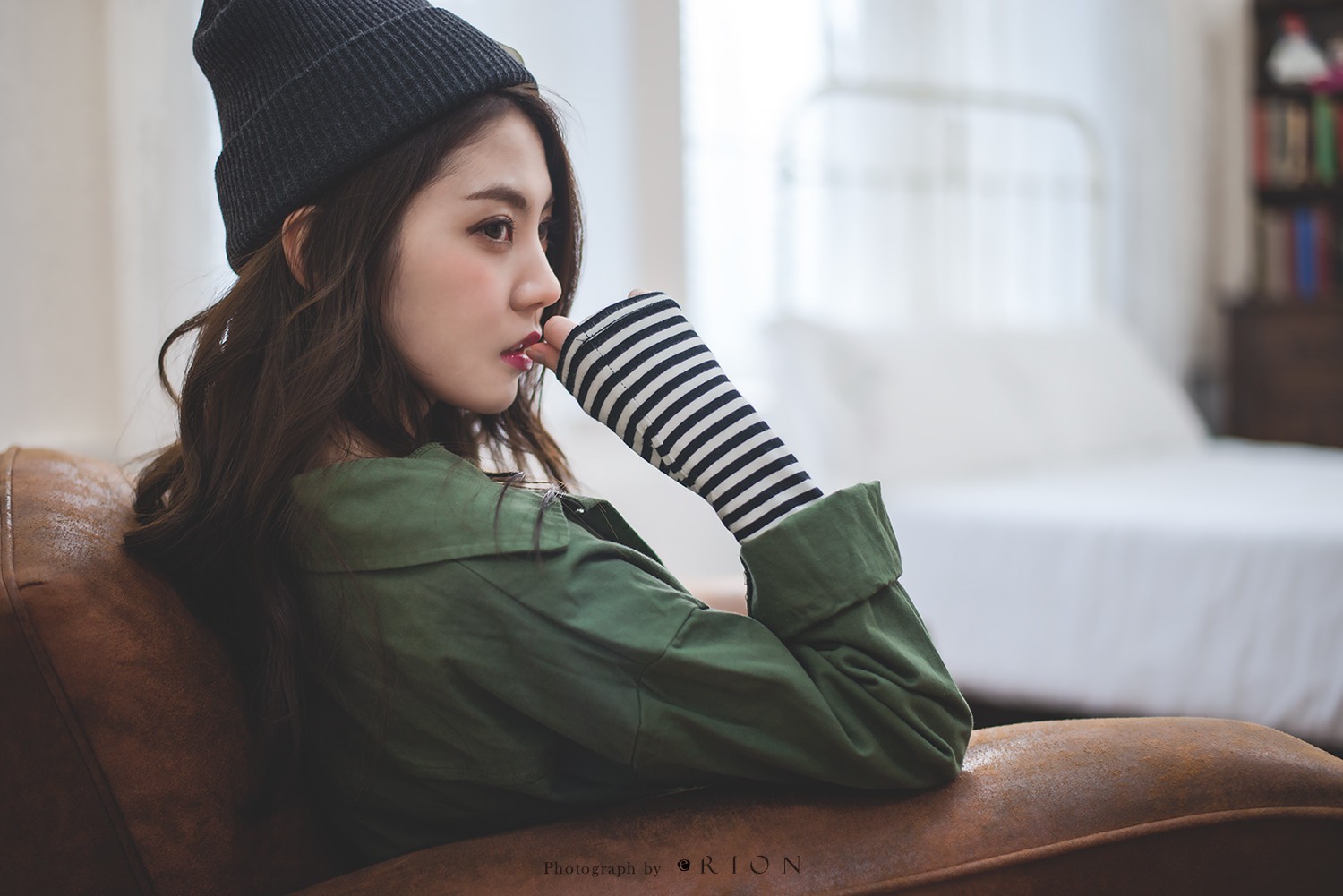 People 1500x1001 Chae Eun Korean Asian women sitting chair hat looking away long hair brunette brown eyes Korean women wool cap red lipstick model women indoors