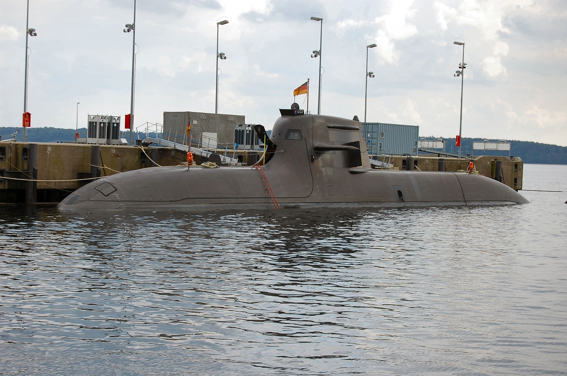 General 2256x1496 submarine military vehicle military vehicle