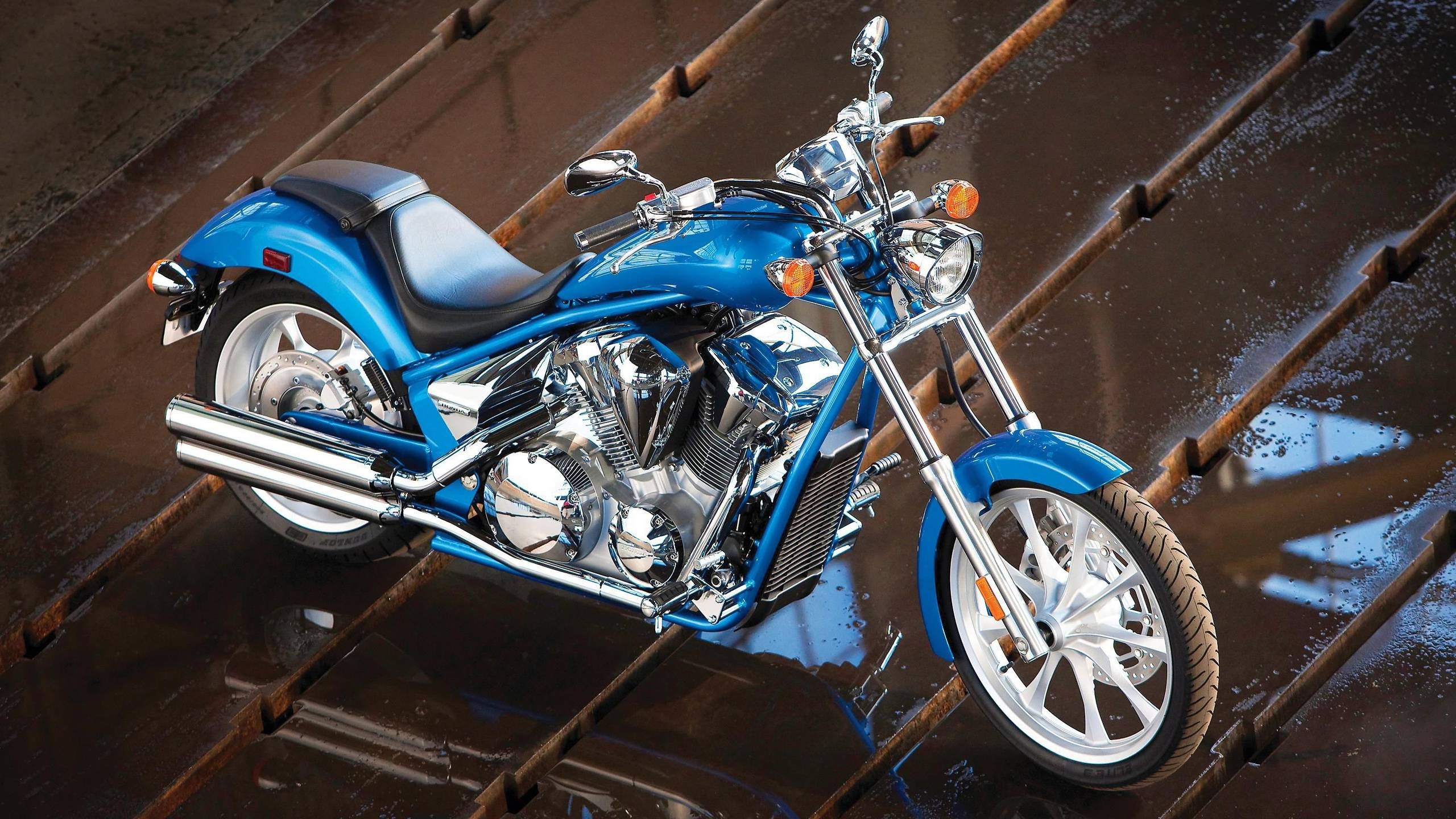 General 2560x1440 motorcycle vehicle blue Honda Japanese motorcycles side view headlights engine wheels