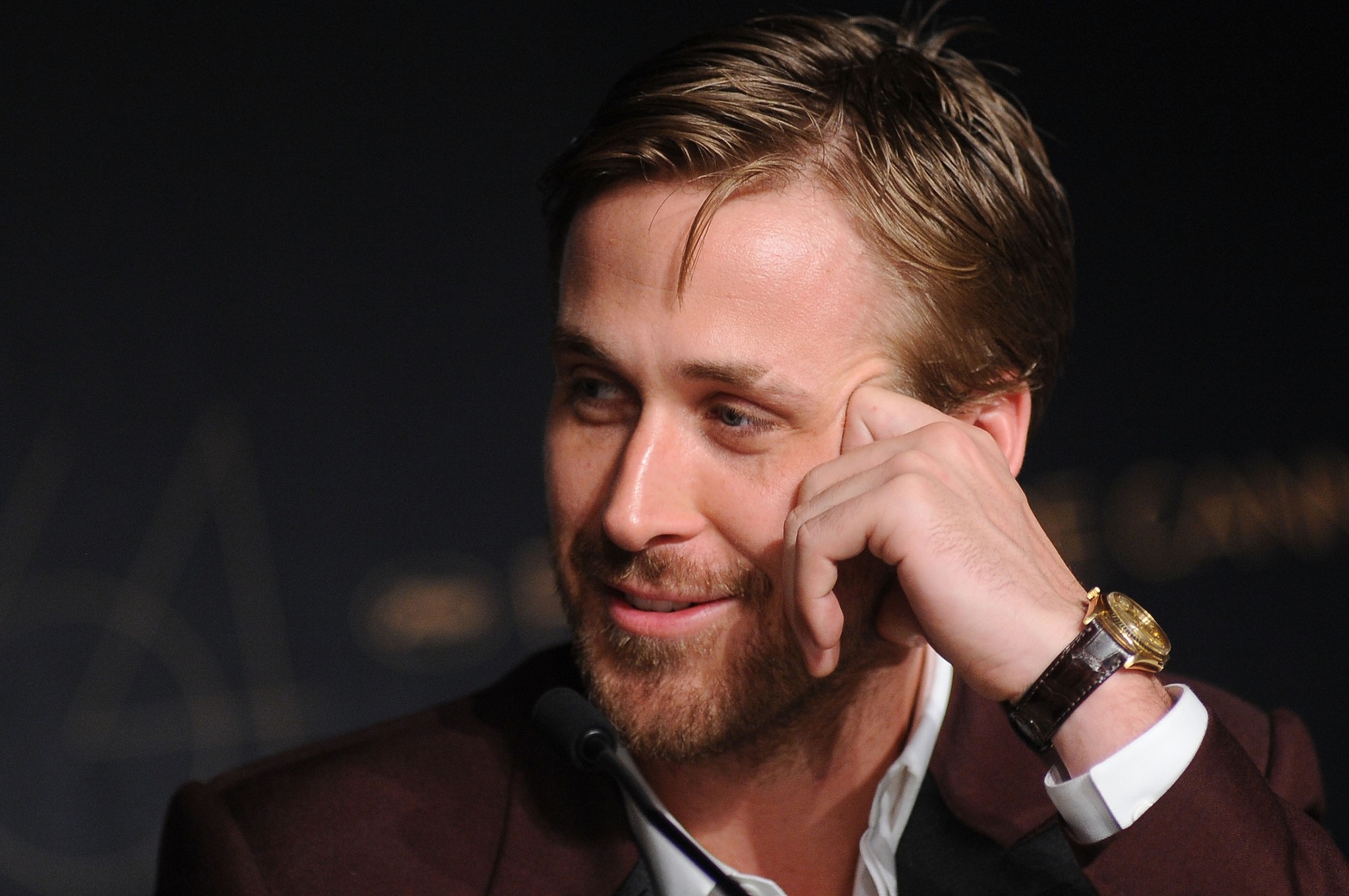 People 2048x1361 Ryan Gosling men looking away actor beard wristwatch