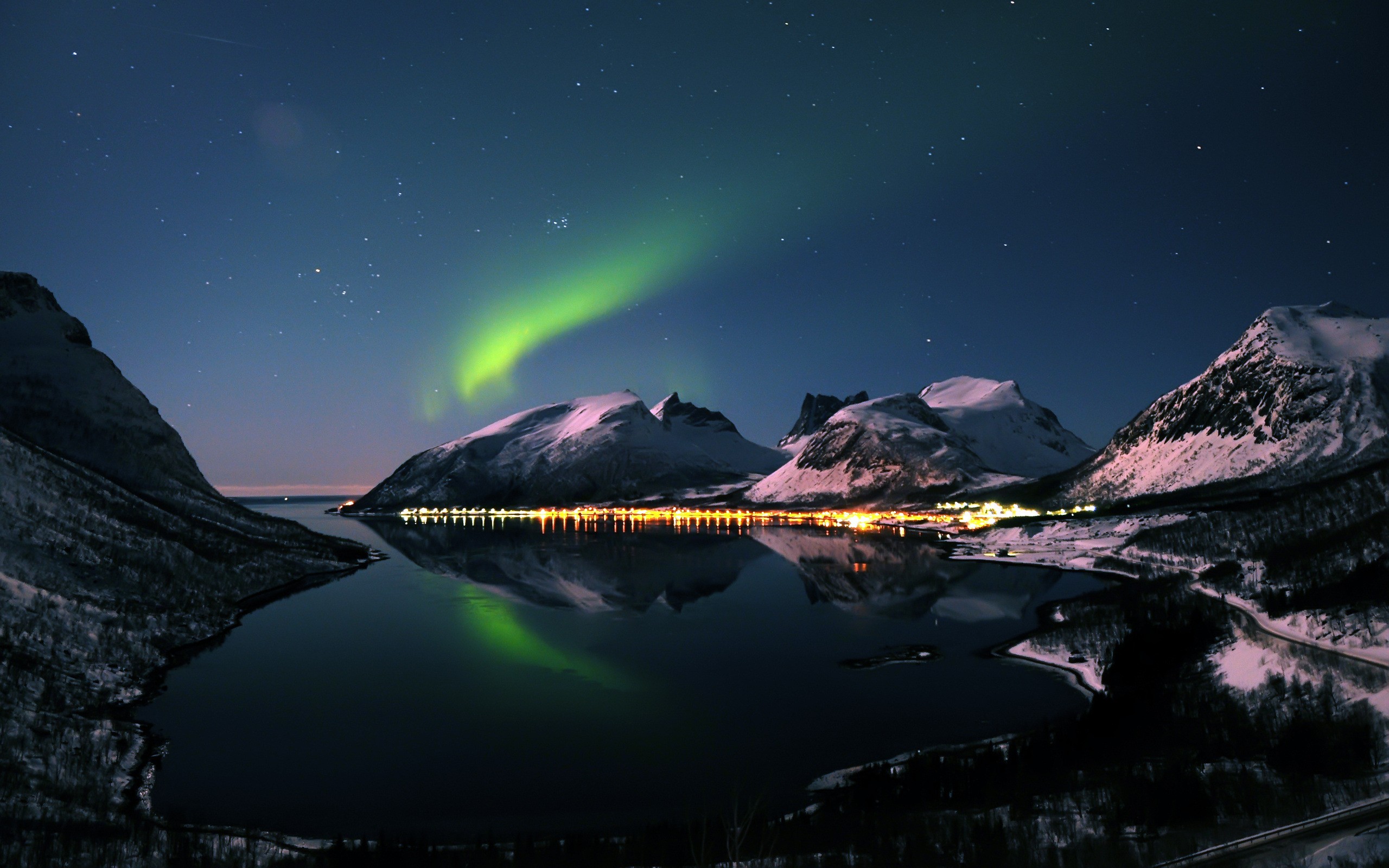 General 2560x1600 landscape sea urban aurorae snow lake reflection photography winter water nature night lights nordic landscapes low light Norway
