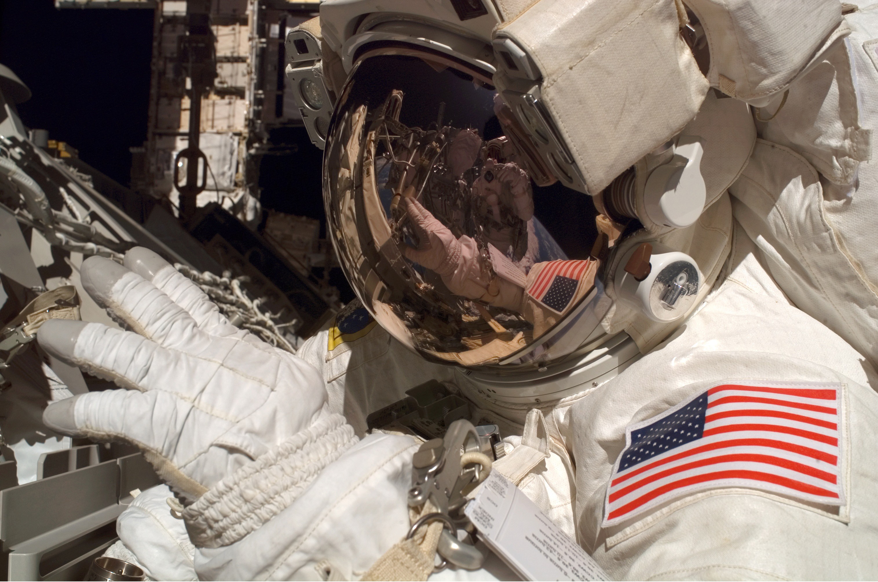 General 3032x2010 space spacesuit helmet American flag NASA reflection Earth orbits space station astronaut