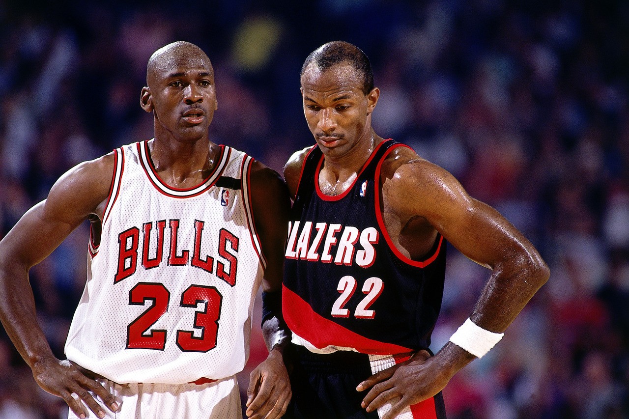 People 1280x853 NBA basketball Michael Jordan Chicago Bulls sport men Clyde Drexler Portland Trail Blazers
