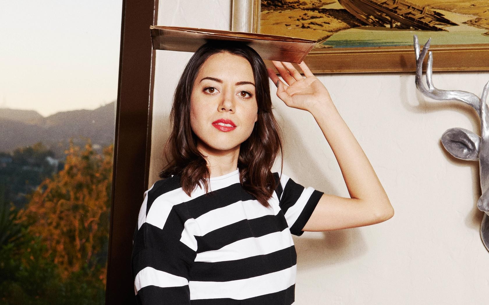 People 1680x1050 Aubrey Plaza women red lipstick model actress makeup looking at viewer striped clothing