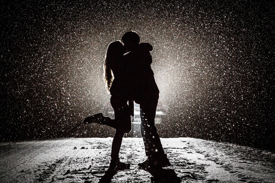 People 1170x780 love kissing snow monochrome silhouette winter lights backlighting couple women men car vehicle 500px cold snowflakes outdoors men outdoors standing women outdoors