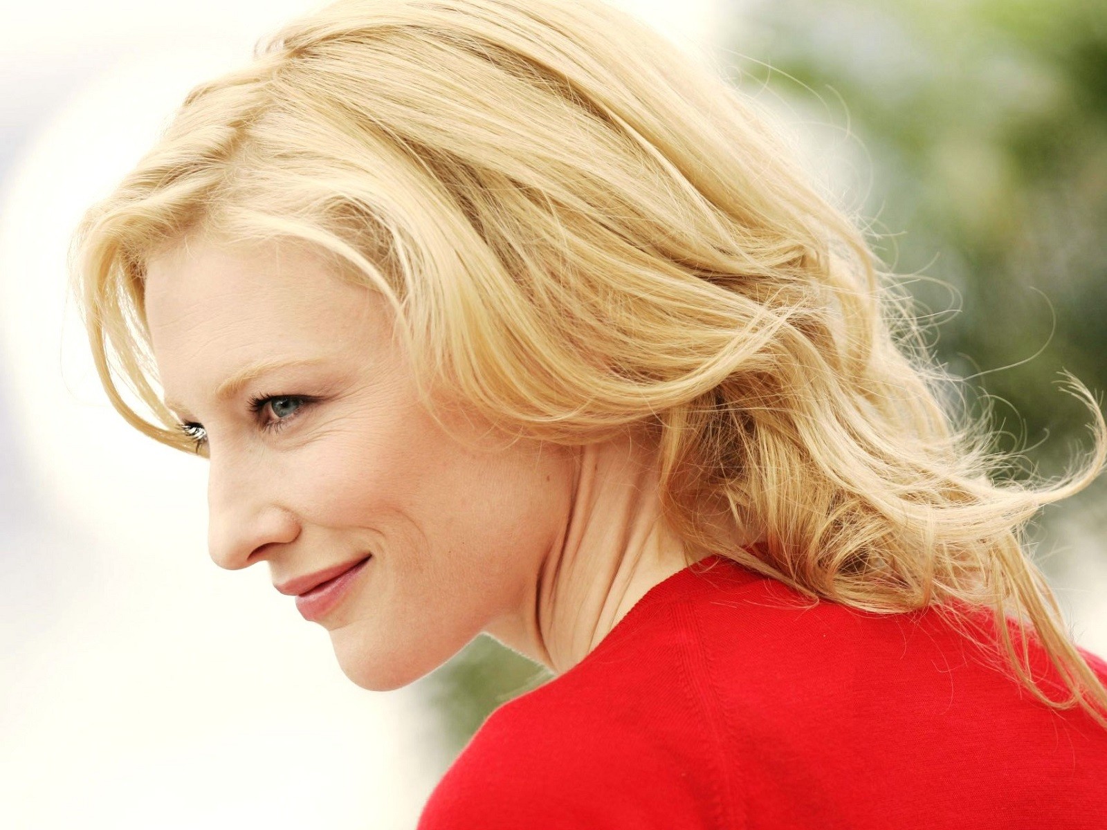 People 1600x1200 women Cate Blanchett blonde blue eyes face actress looking away celebrity smiling