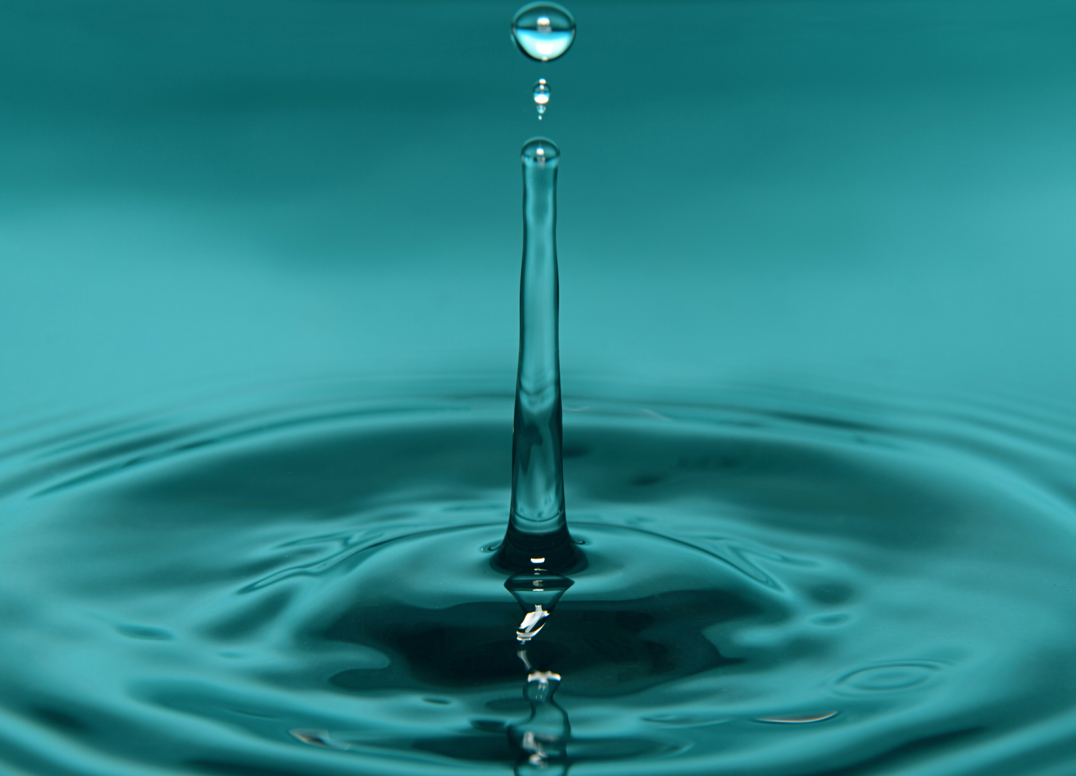 General 3758x2712 water macro blue teal water ripples