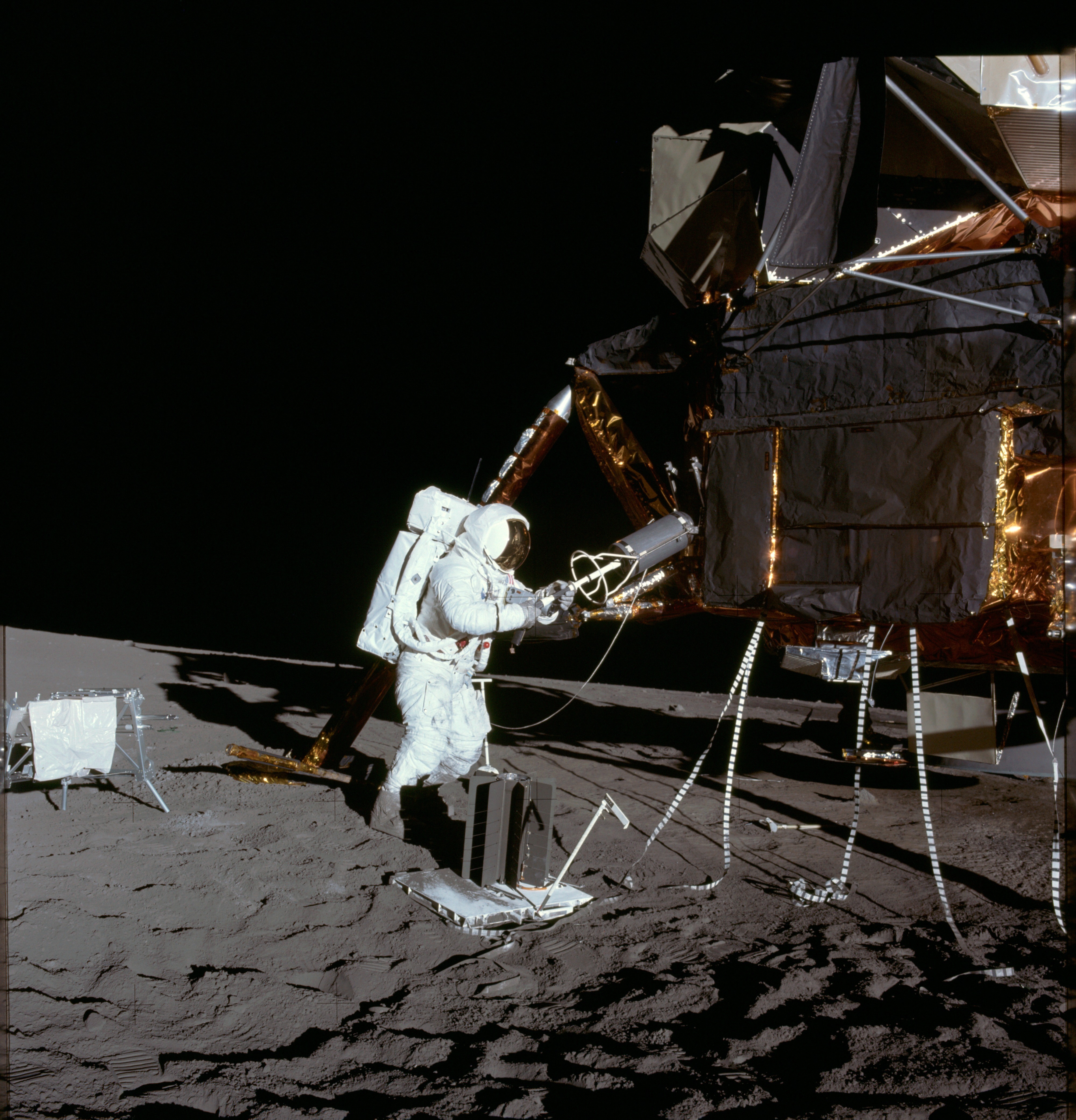 General 4000x4164 astronaut space Moon NASA Apollo program