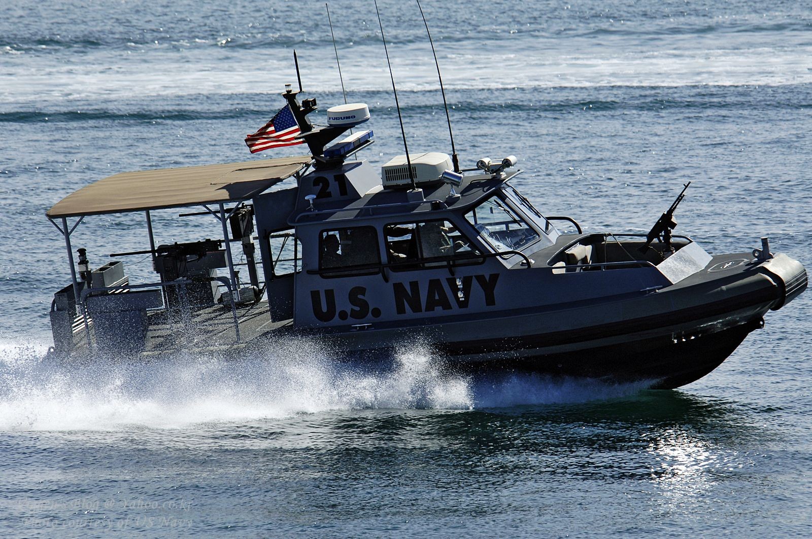 General 1600x1063 military vehicle military vehicle boat