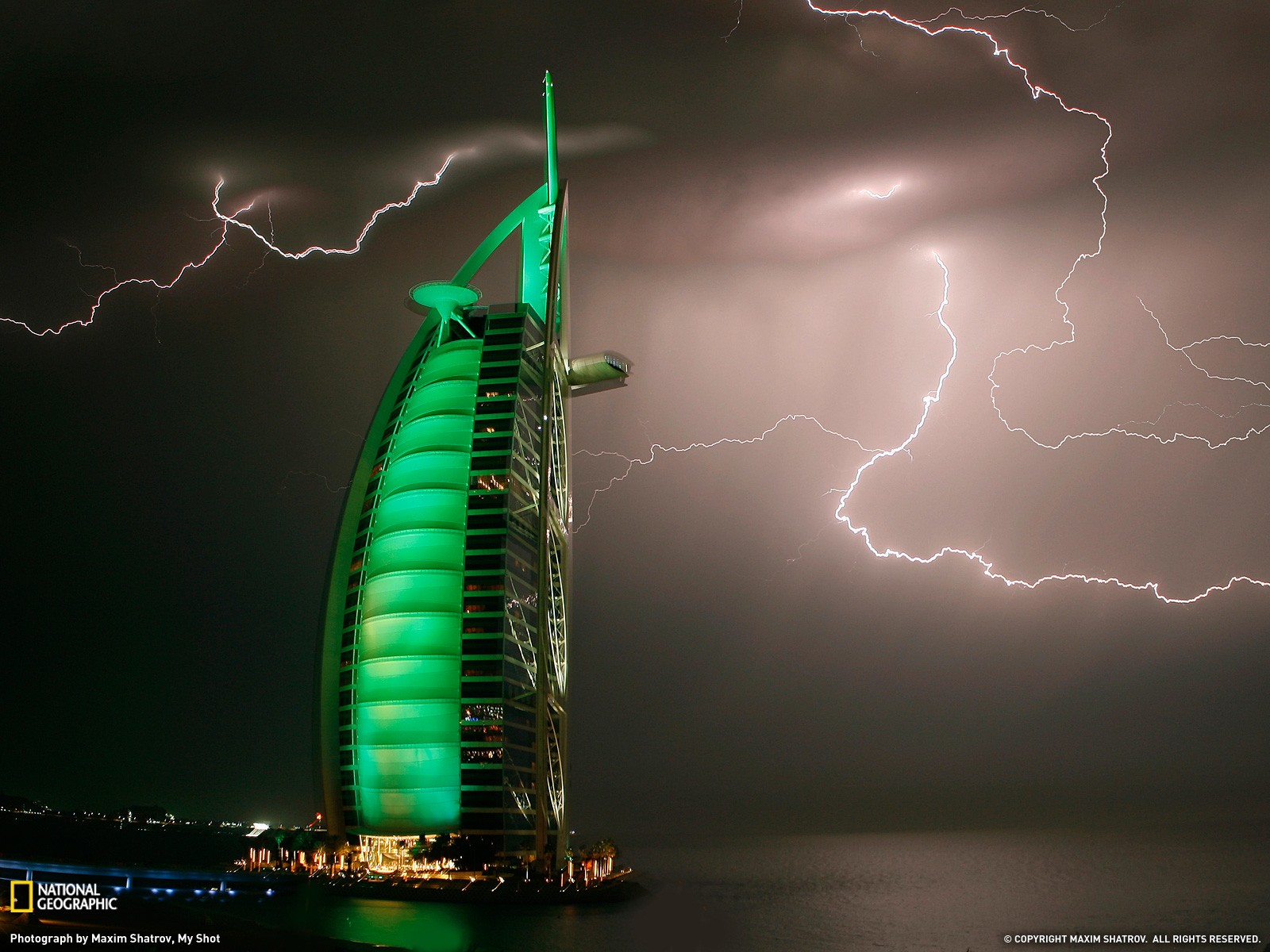 General 1600x1200 National Geographic Burj Al Arab lightning building Dubai storm landmark Asia Middle East