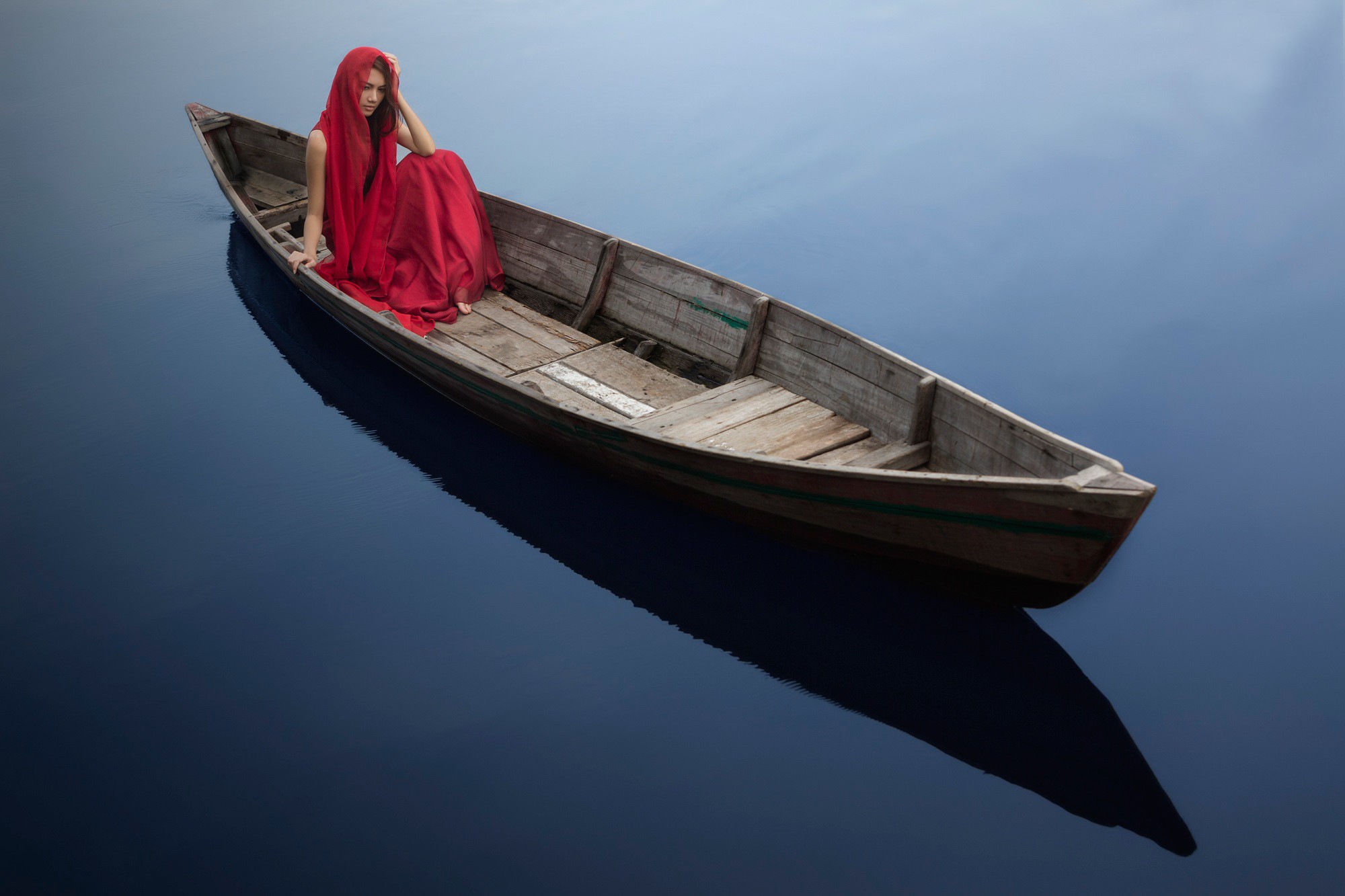 People 2000x1333 boat water women model brunette red dress barefoot women outdoors vehicle red clothing sitting women with boats