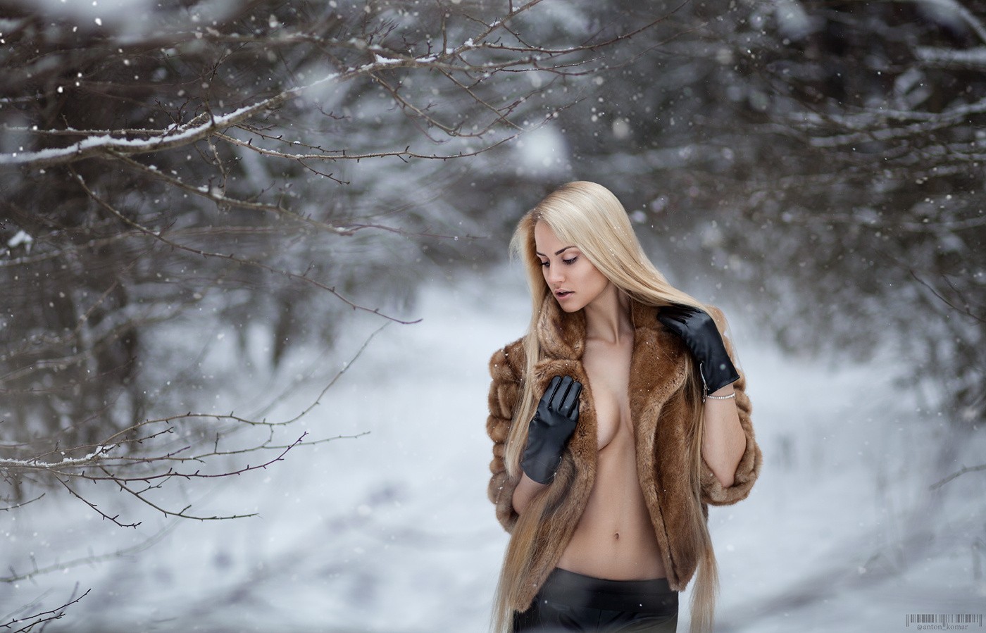 People 1400x899 women snow winter women outdoors cleavage blonde no bra gloves Anton Komar long hair looking away fur jacket black gloves partially clothed undone clothing strategic covering straight hair boobs belly makeup cold outdoors watermarked