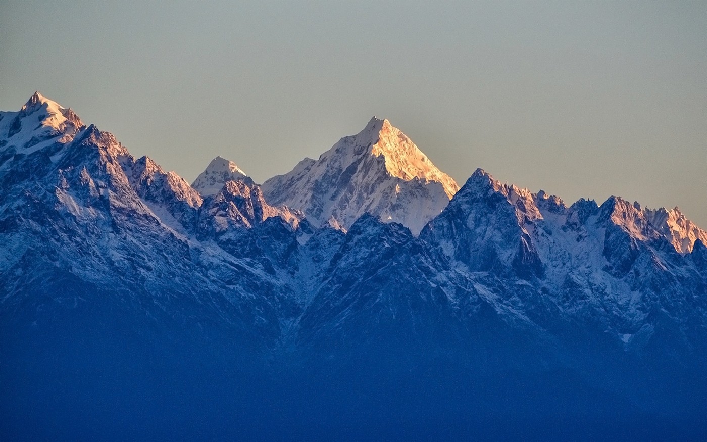 General 1400x875 landscape nature mountains snowy peak summit sunlight Himalayas India snowy mountain