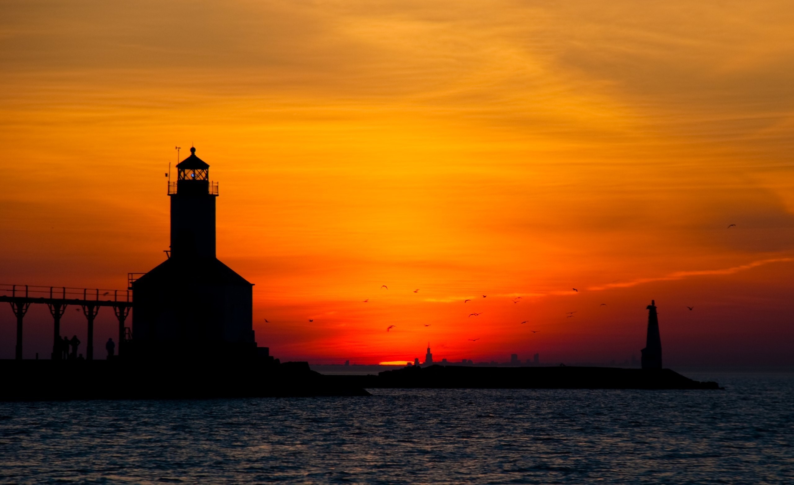 General 2560x1563 sunset lighthouse silhouette landscape Chicago USA sky low light
