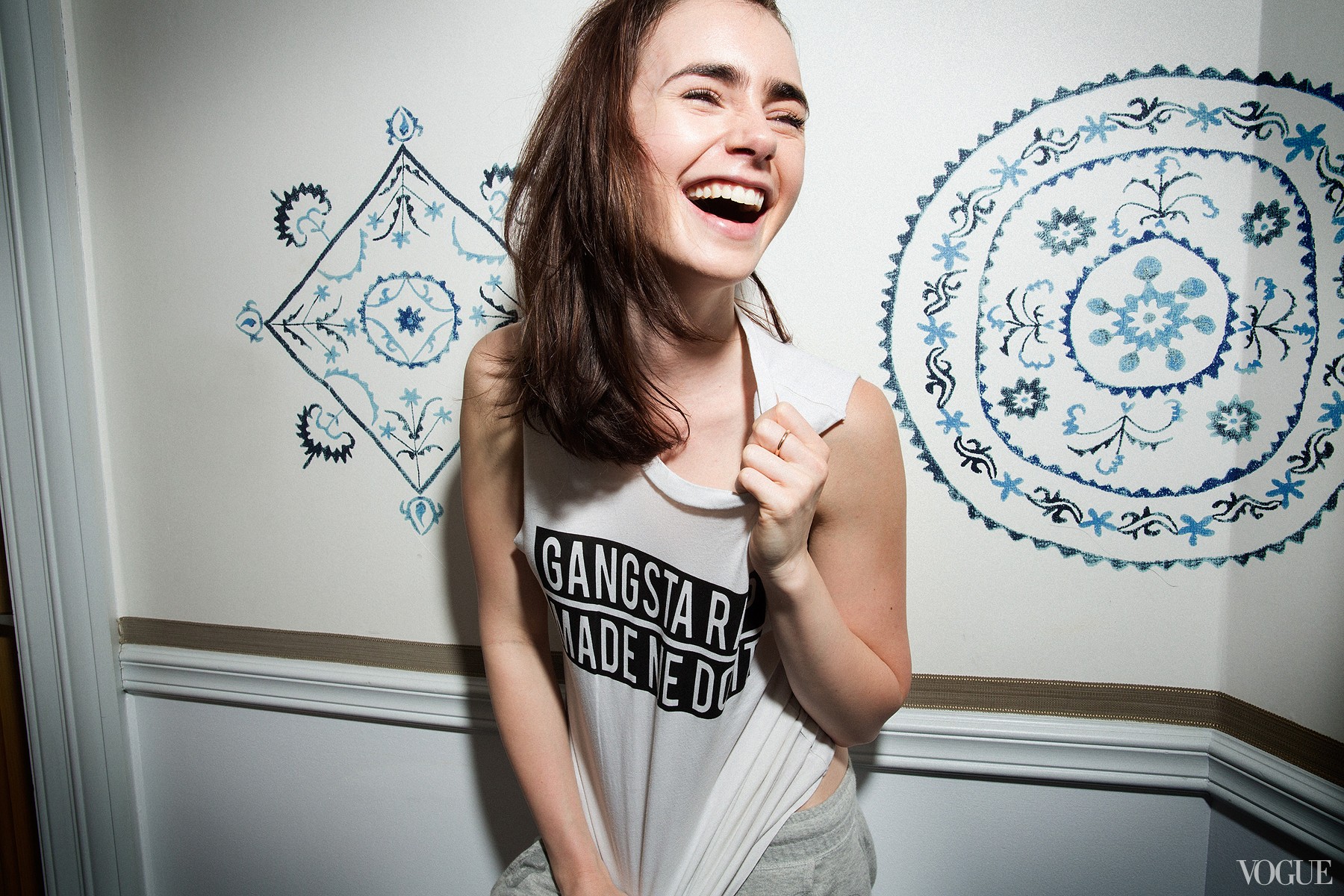 People 1800x1200 Lily Collins laughing indoors T-shirt brunette actress celebrity open mouth women indoors women