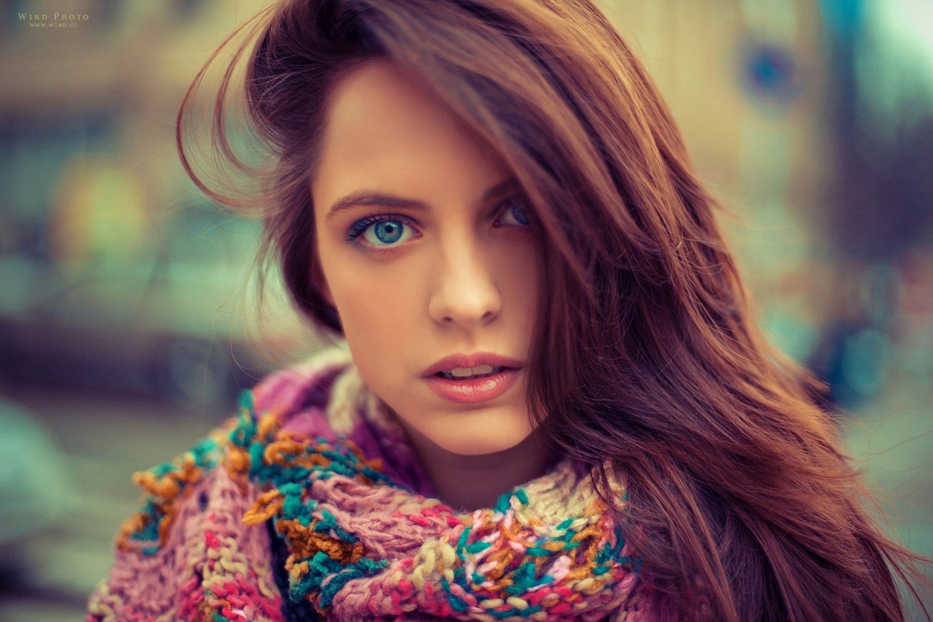 People 1920x1280 women face blue eyes model makeup women outdoors scarf looking at viewer dyed hair brunette