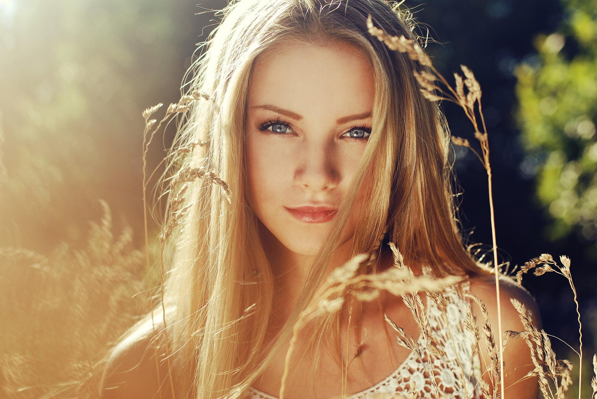 People 2048x1371 blonde face blue eyes women outdoors looking at viewer women makeup plants natural light outdoors