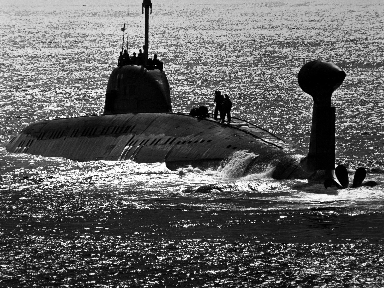 General 1600x1200 submarine vehicle Akula-class submarine military military vehicle Russian Navy