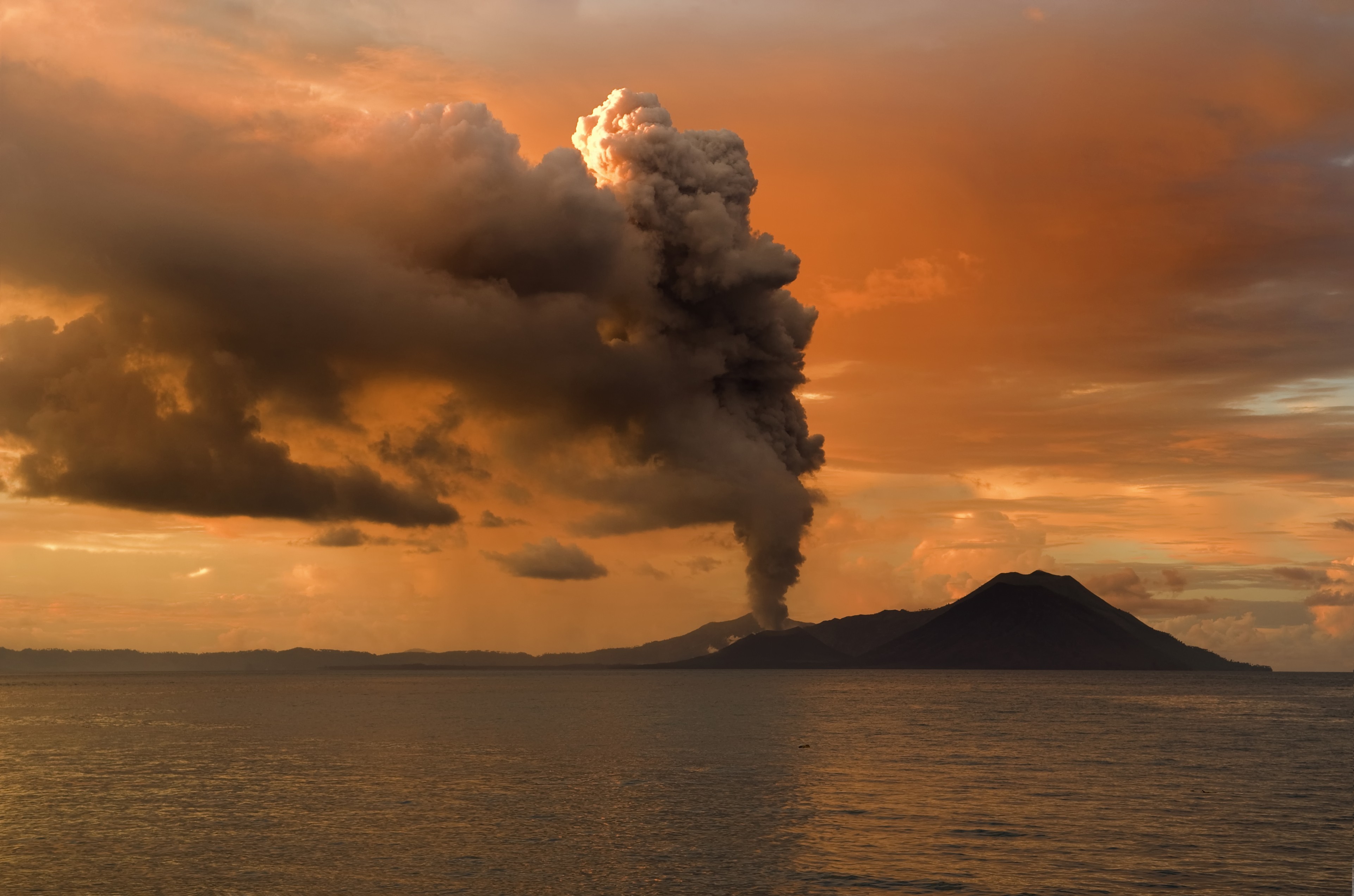 General 3844x2544 volcano smoke sunset nature water hills eruption Papua New Guinea clouds sea volcanic eruption
