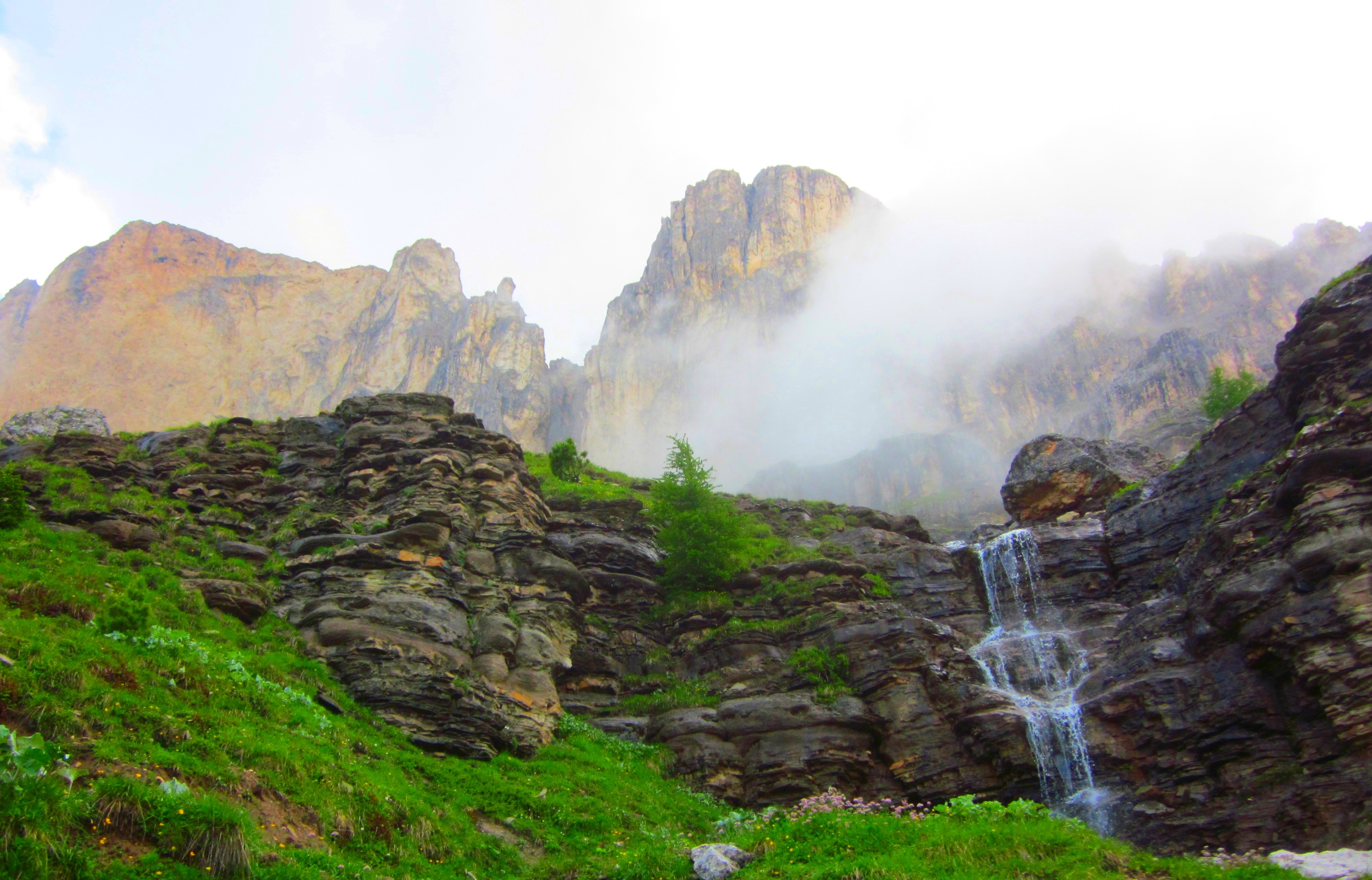 General 4000x2568 waterfall mountains mist clouds rocks water Alps photography landscape hills outdoors