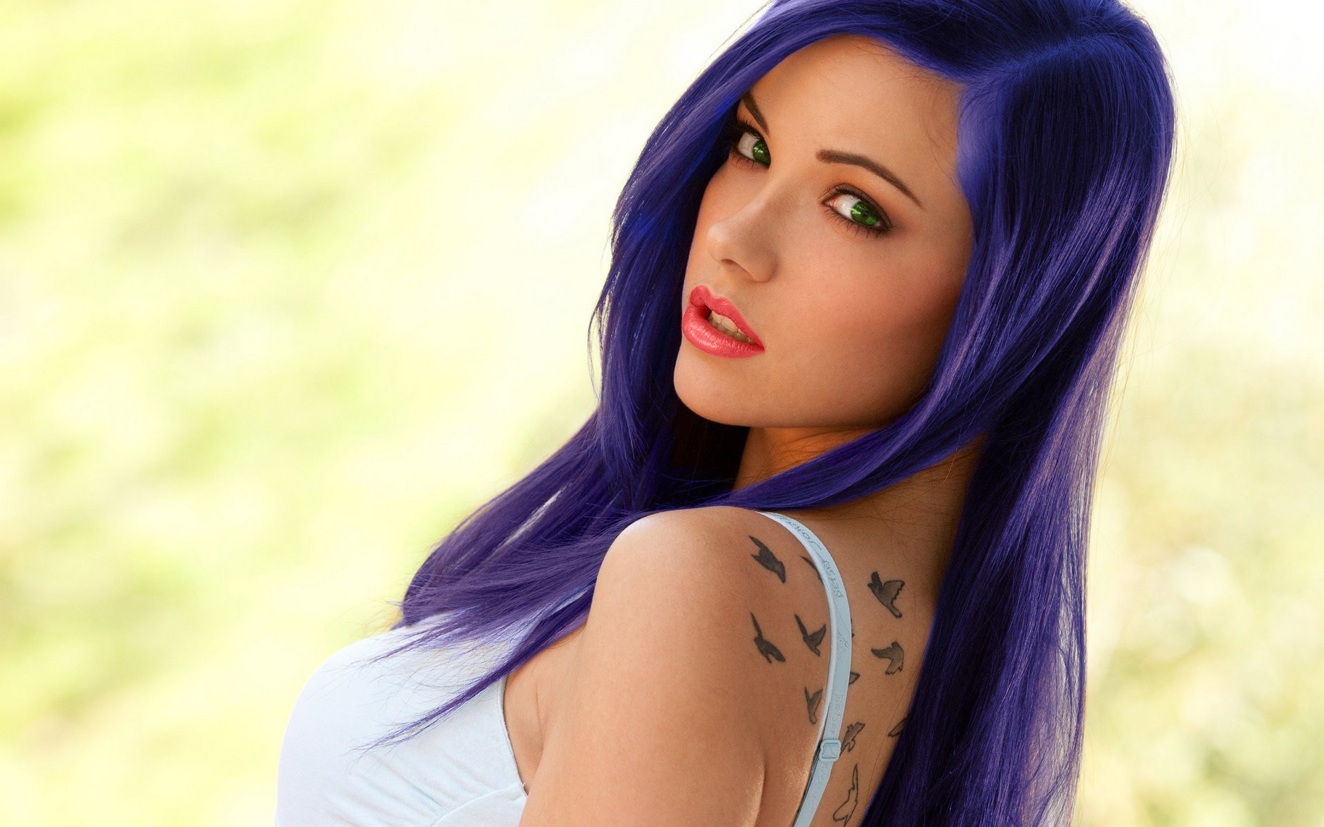 People 1920x1200 violet eyes tattoo Elizabeth Marxs photo manipulation dyed hair purple hair red lipstick women looking at viewer simple background inked girls looking over shoulder model portrait bare shoulders blurred