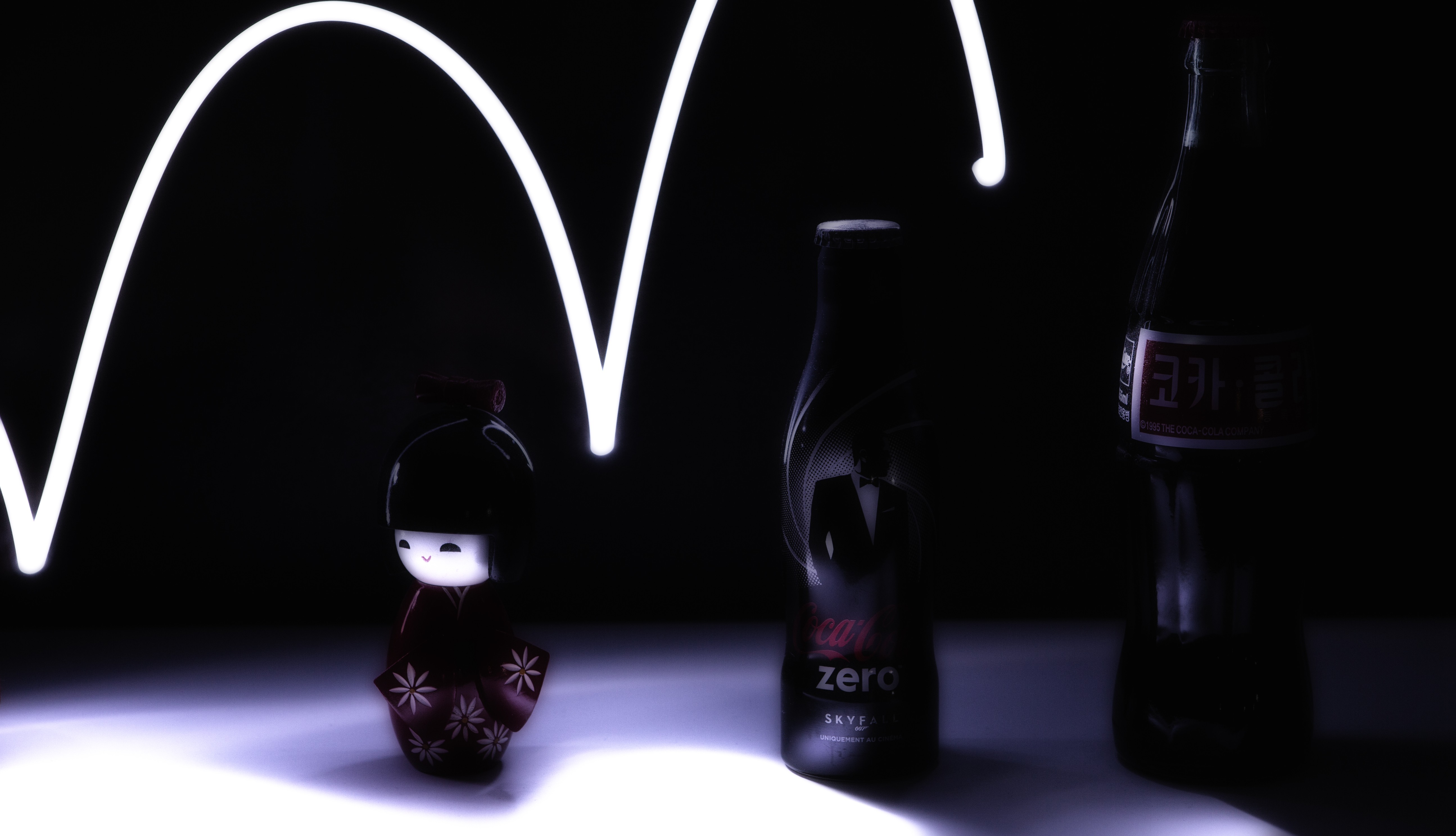 General 5180x2973 light painting Coca-Cola brand bottles simple background black background