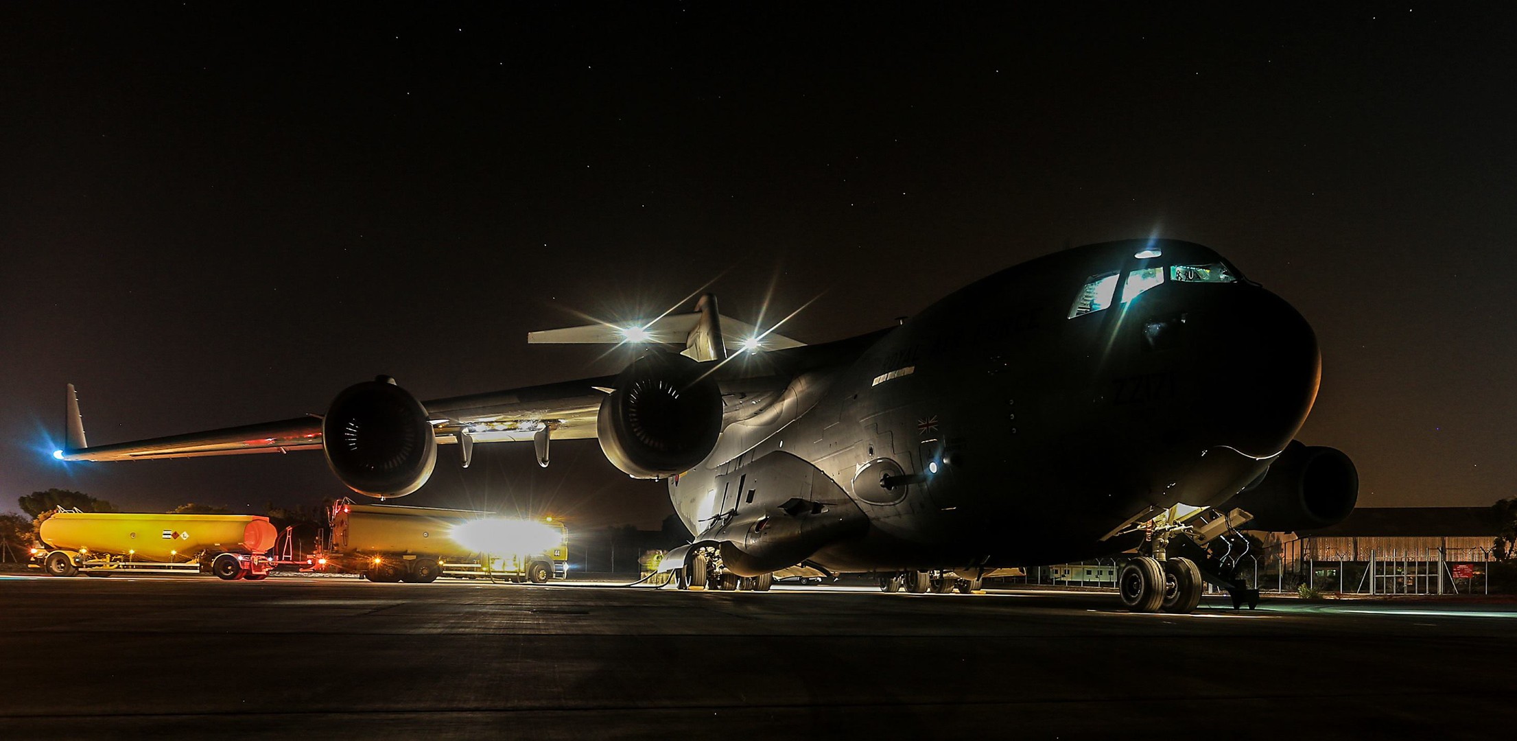 General 2211x1080 military military aircraft Boeing C-17 Globemaster III military vehicle vehicle aircraft Royal Air Force night refueling American aircraft Boeing