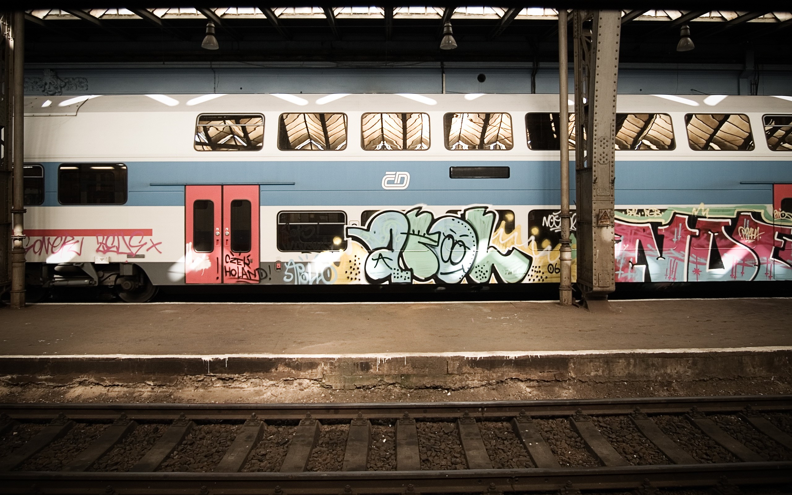 General 2560x1600 train railway graffiti vehicle