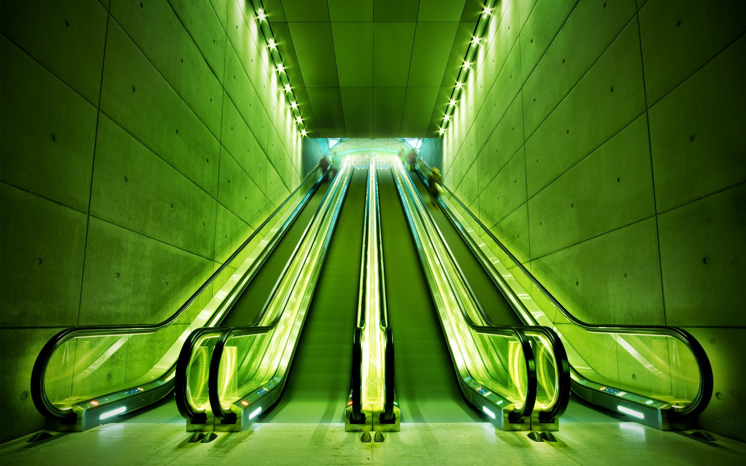 General 2560x1600 escalator underground building lights green green light