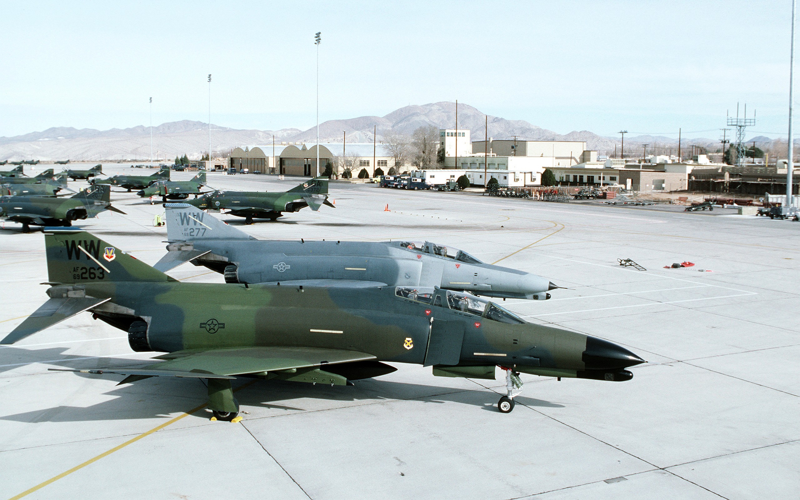 General 2560x1600 McDonnell Douglas F-4 Phantom II aircraft military aircraft military base military military vehicle vehicle US Air Force Wild Weasel 1987 (Year) air force California jet fighter camouflage McDonnell Douglas American aircraft