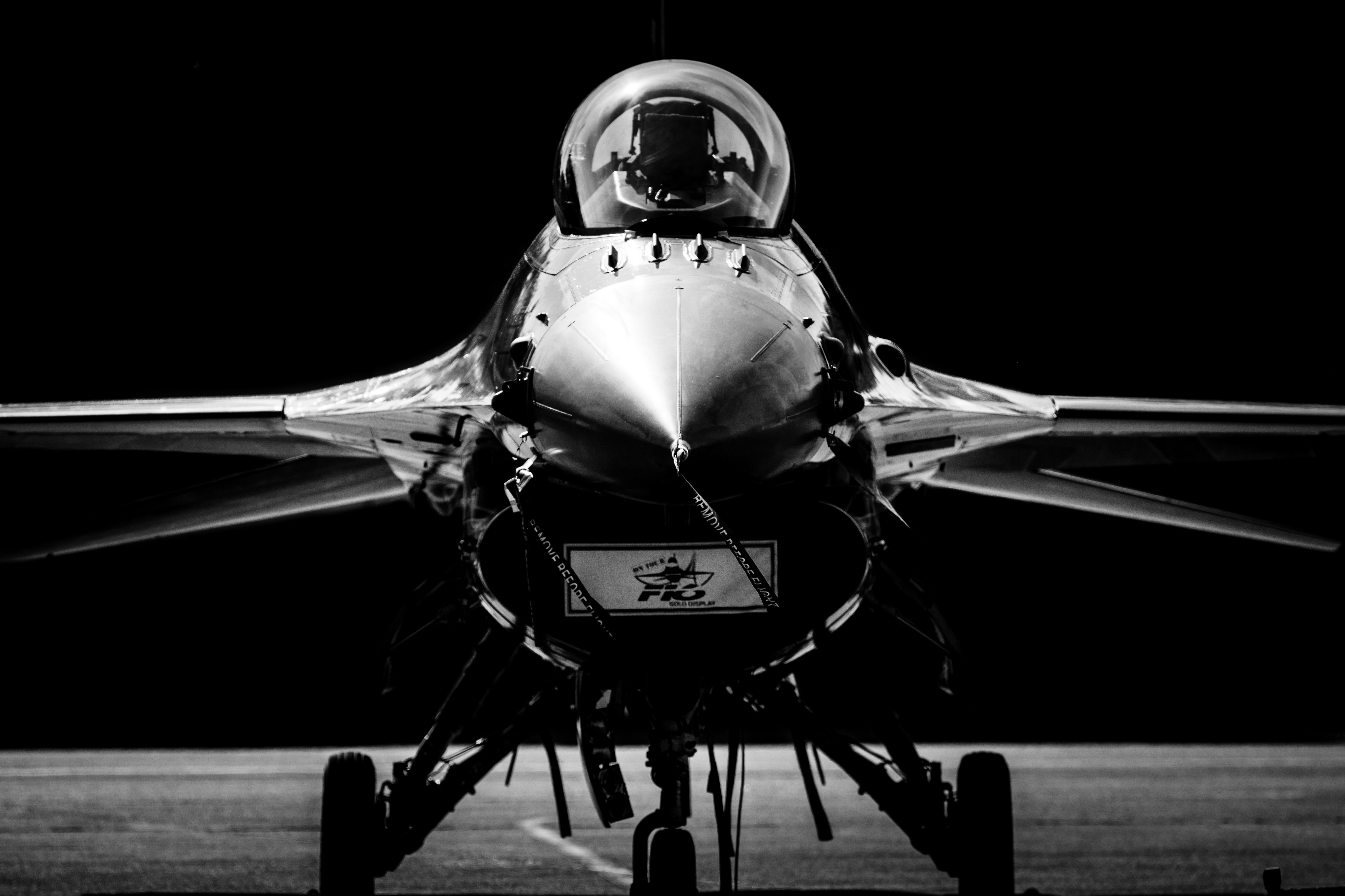General 4743x3162 General Dynamics F-16 Fighting Falcon airplane frontal view aircraft military vehicle vehicle American aircraft General Dynamics military military aircraft wheels monochrome