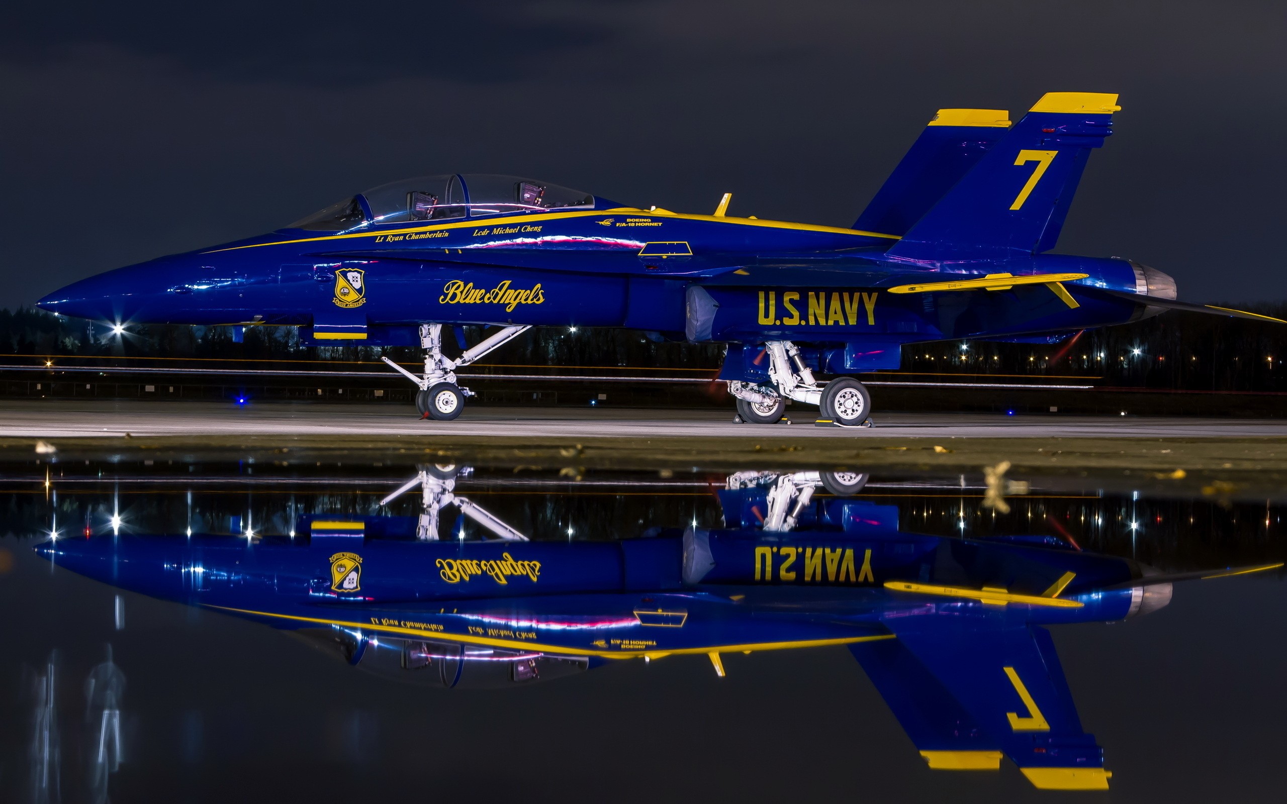 General 2560x1600 McDonnell Douglas F/A-18 Hornet Blue Angels reflection airshows military aircraft aircraft military vehicle vehicle United States Navy McDonnell Douglas dark night American aircraft side view jet fighter